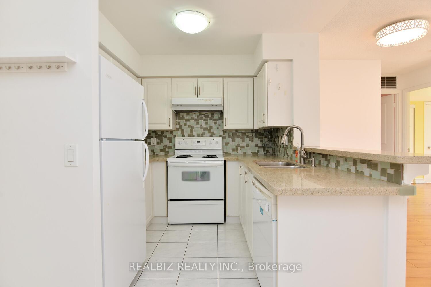 3 Bedrooms Condo at 4968 Yonge, Toronto For sale