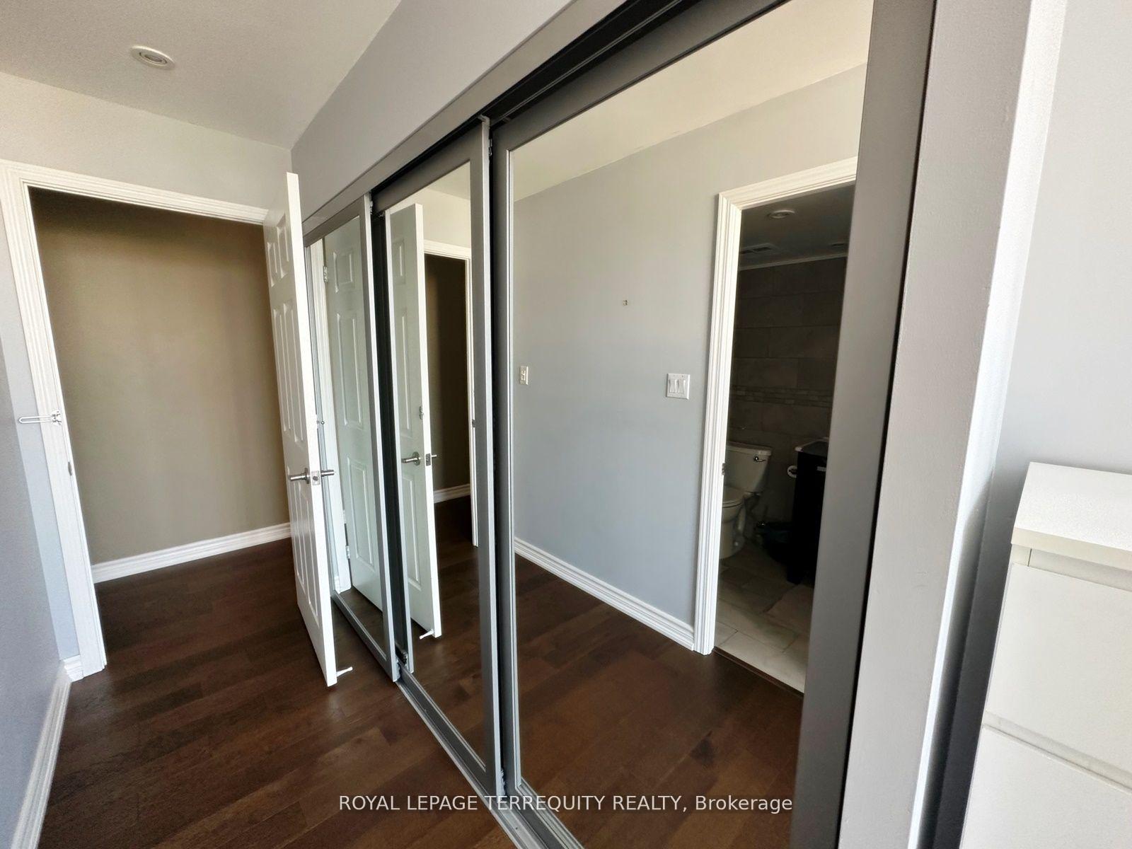 2 Bedrooms Condo at 228 Queens,  Toronto For sale