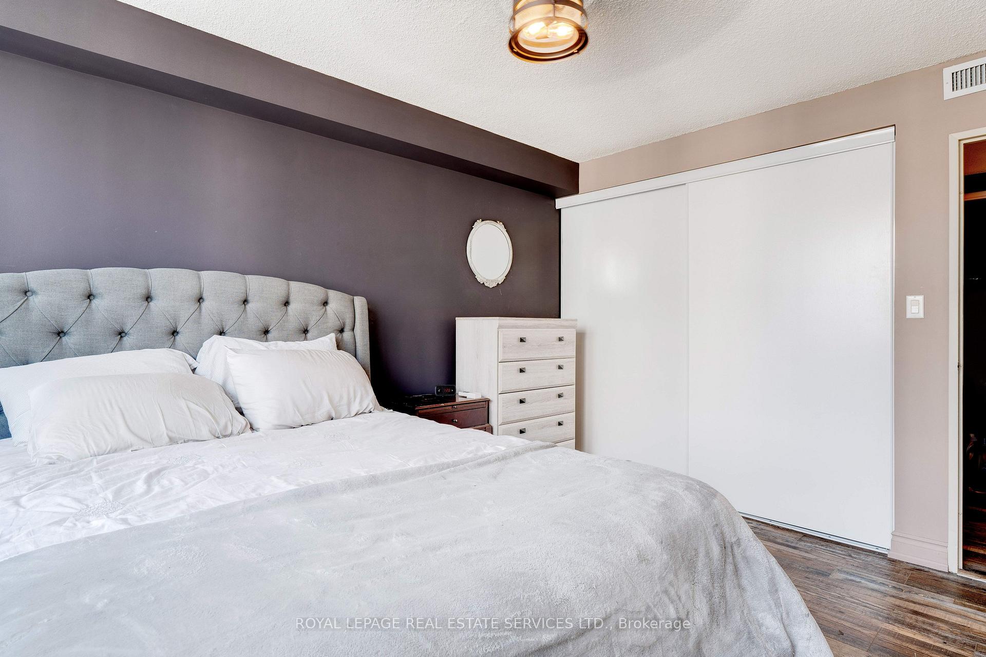 2 Bedrooms Condo at 120 Duke,  Hamilton For sale