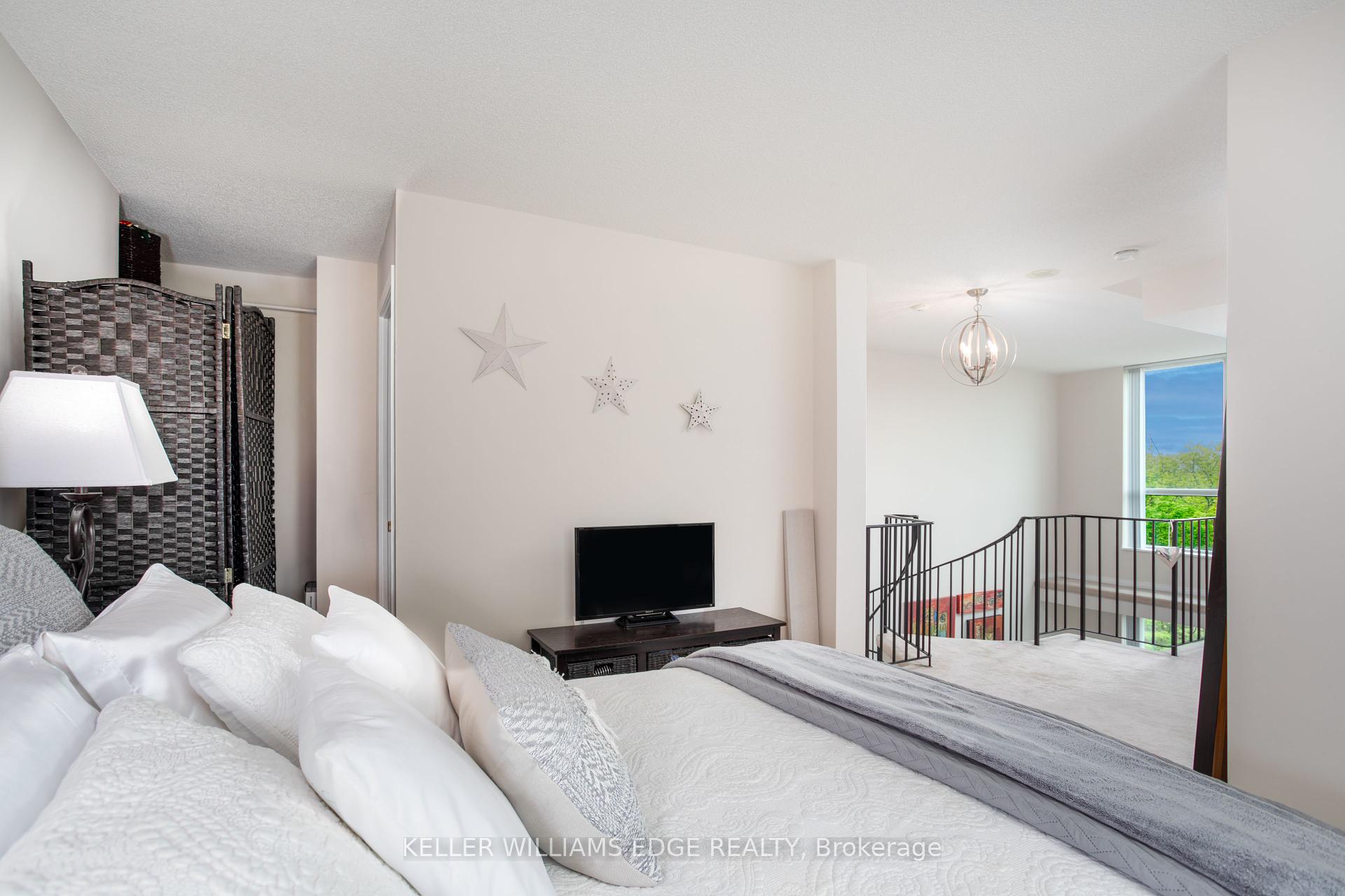 1 Bedroom Condo at 2585 Erin Centre,  Mississauga For sale