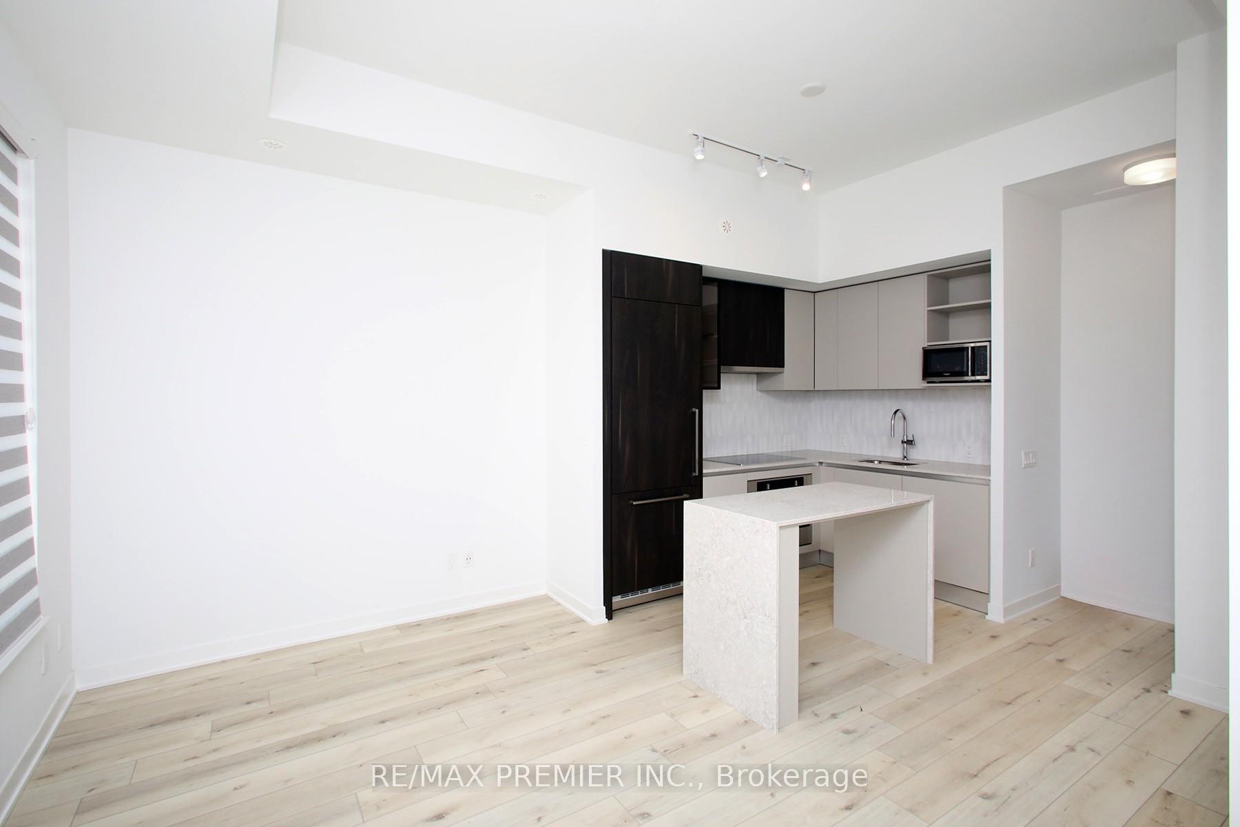 2 Bedrooms Condo at 3020 Trailside, Oakville For sale