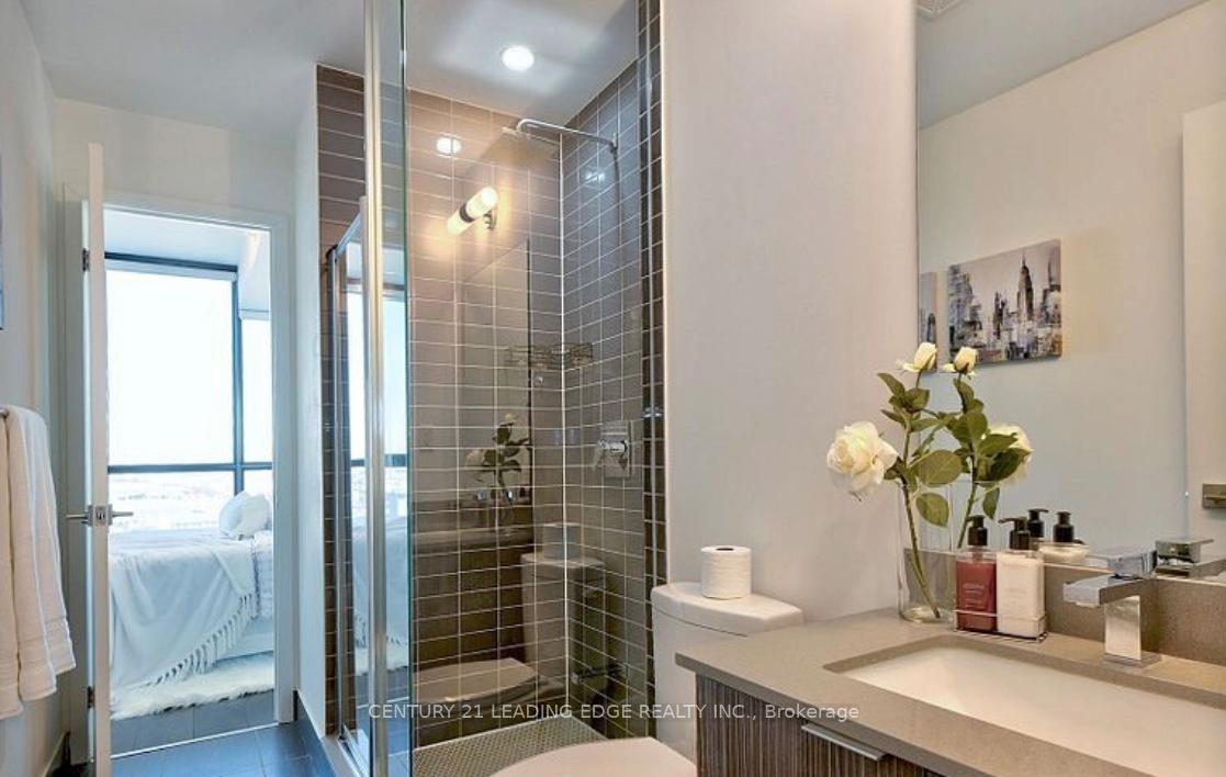 2 Bedrooms Condo at 2908 Hwy 7, Vaughan For sale