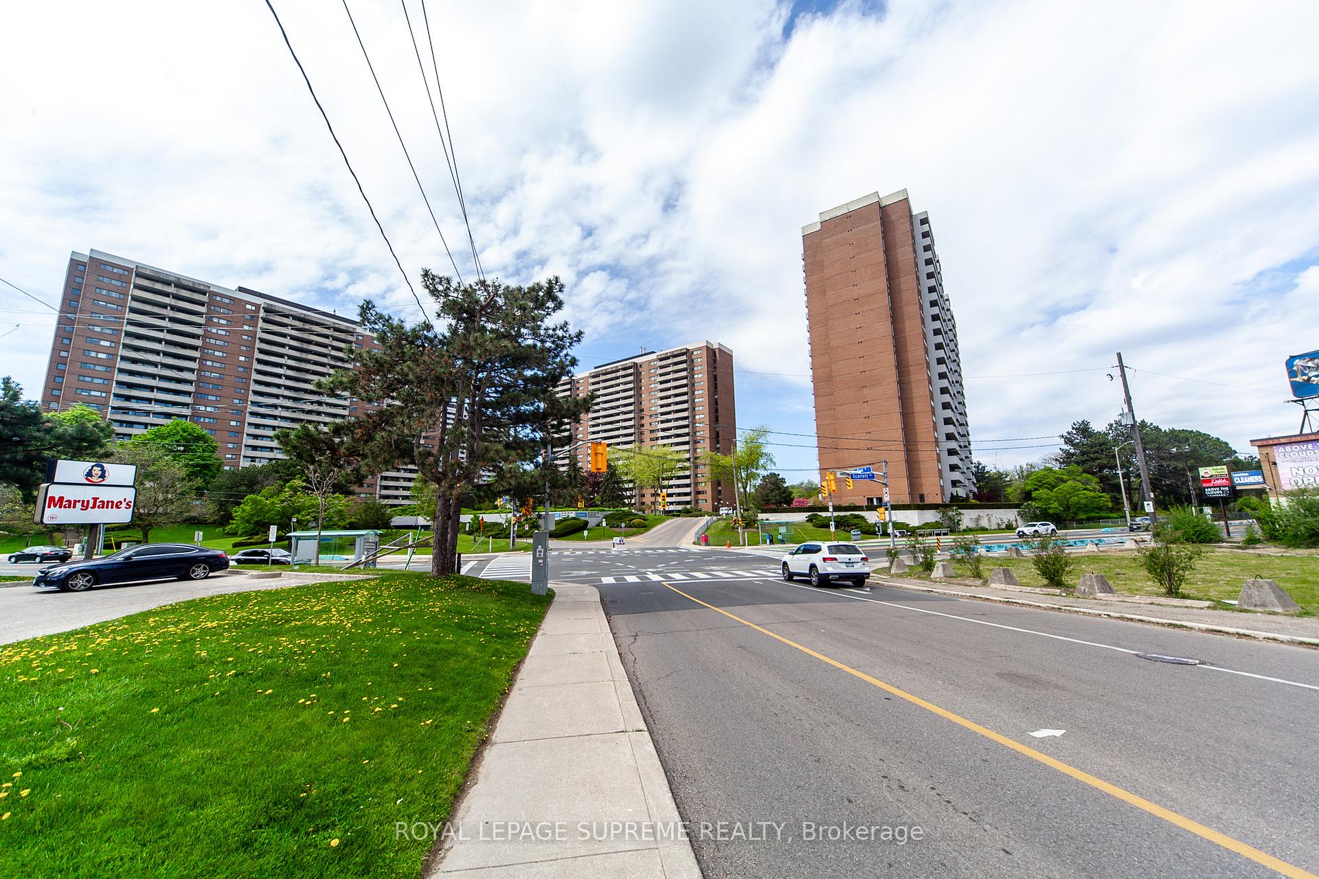2 Bedrooms Condo at 270 Scarlett, Toronto For sale