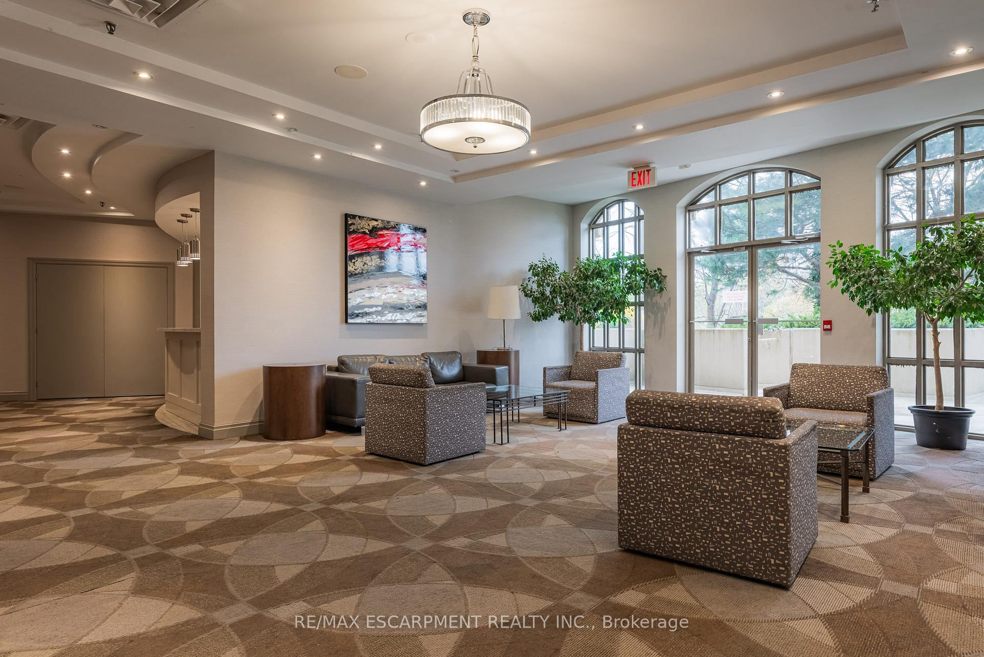 1 Bedroom Condo at 50 Eglinton, Mississauga For sale