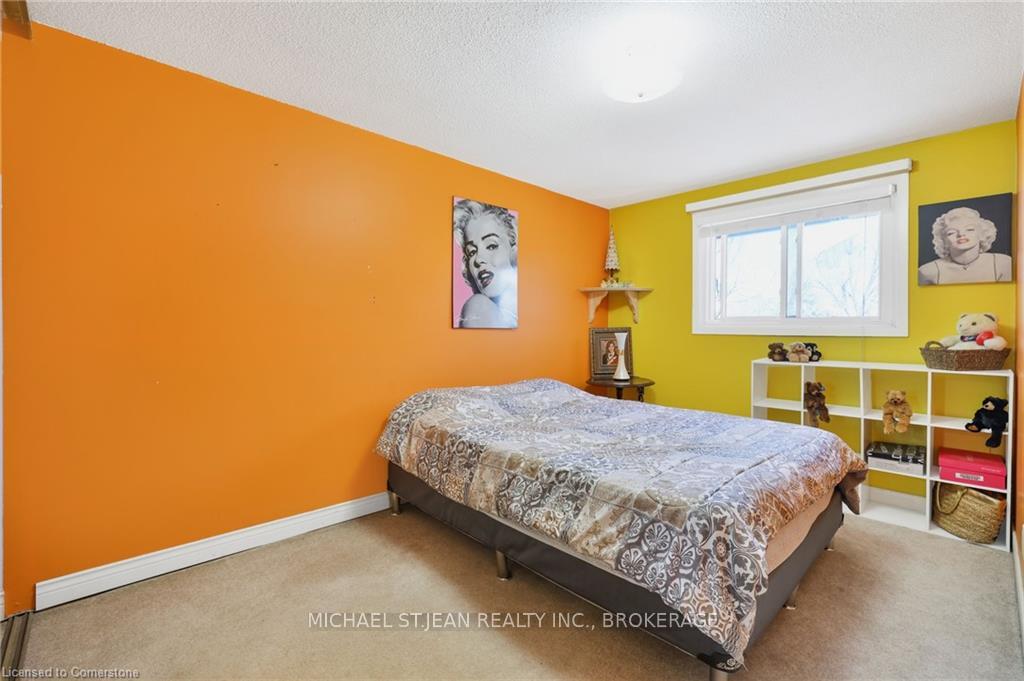 3 Bedrooms Condo at 985 Limeridge,  Hamilton For sale