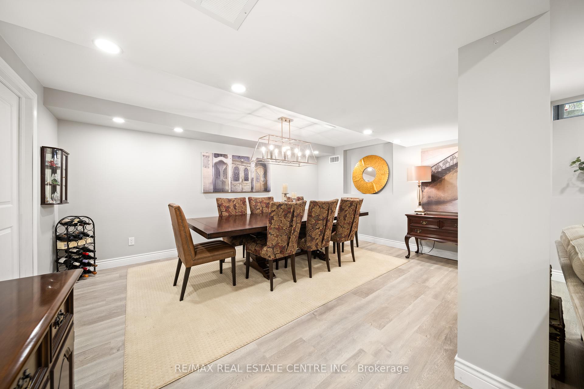 3 Bedrooms Condo at 441 Stonehenge, Hamilton For sale