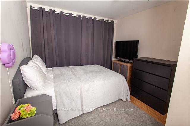 5 Bedrooms Condo at 39 John Cabot,  Toronto For sale