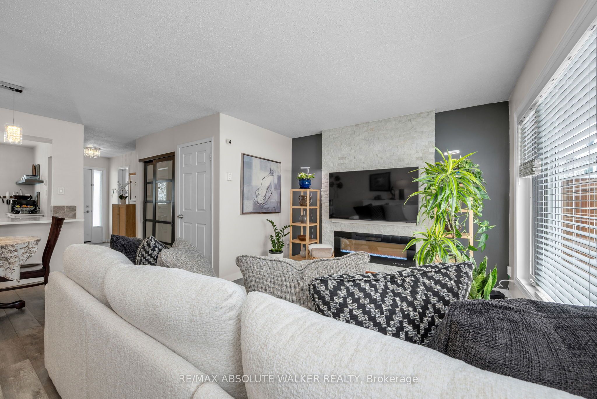 1300 Alness Court, #14