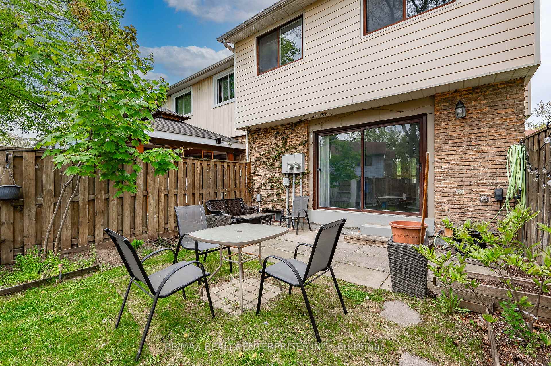 4 Bedrooms Condo at 6540 Falconer, Mississauga For sale