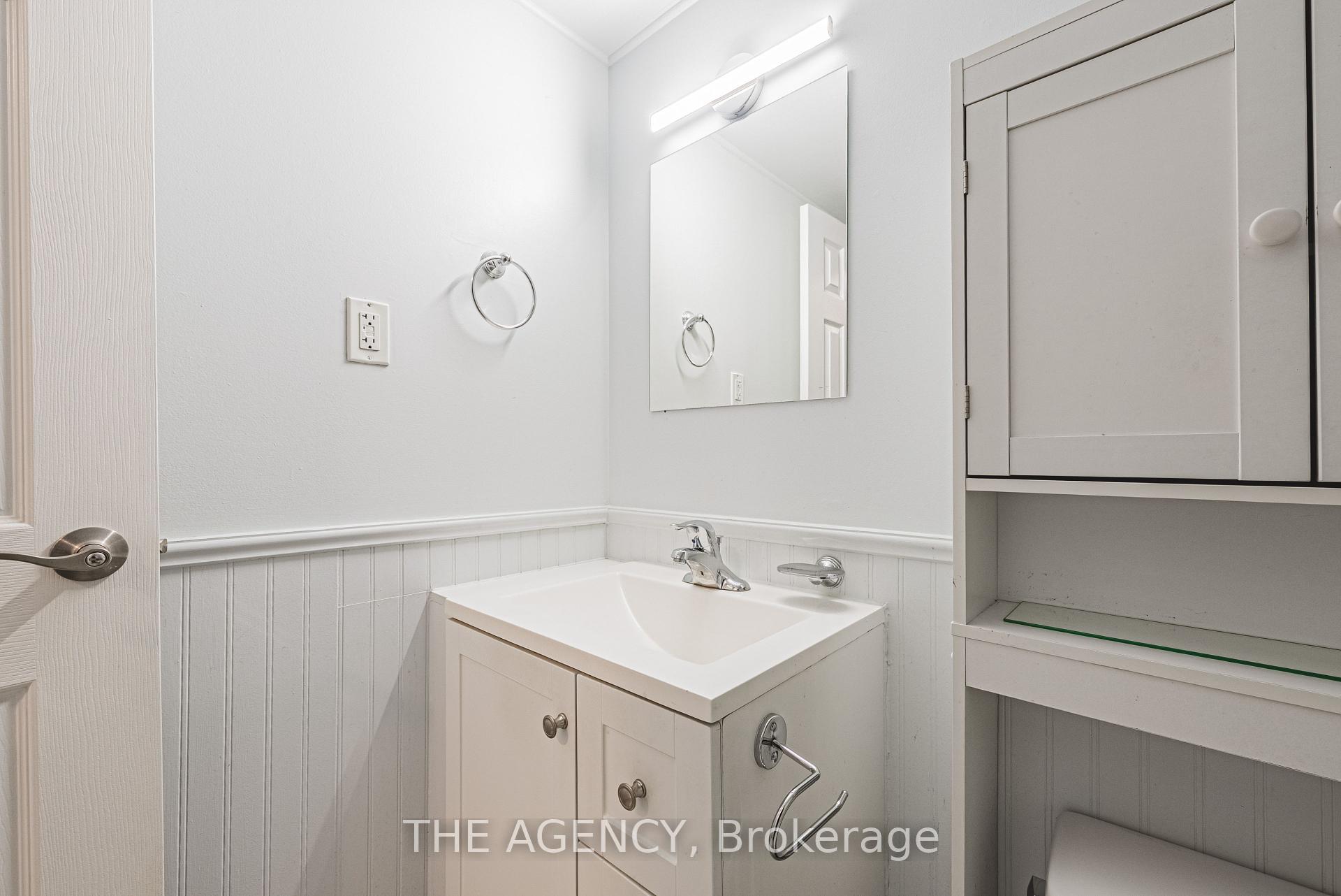 1 Bedroom Condo at 975 Warwick, Burlington For sale