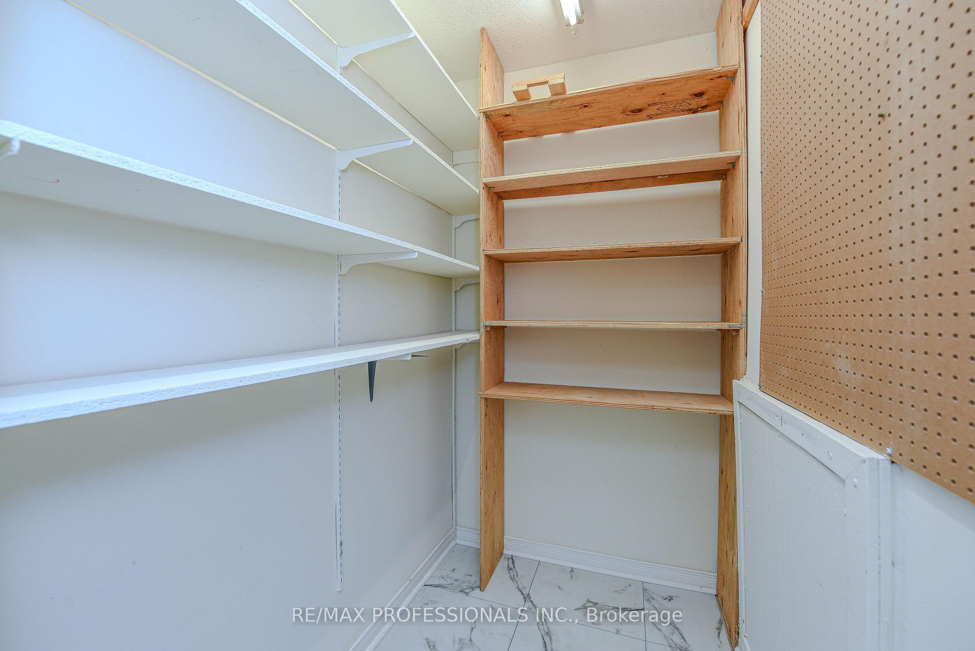 3 Bedrooms Condo at 362 The East Mall, Toronto For sale