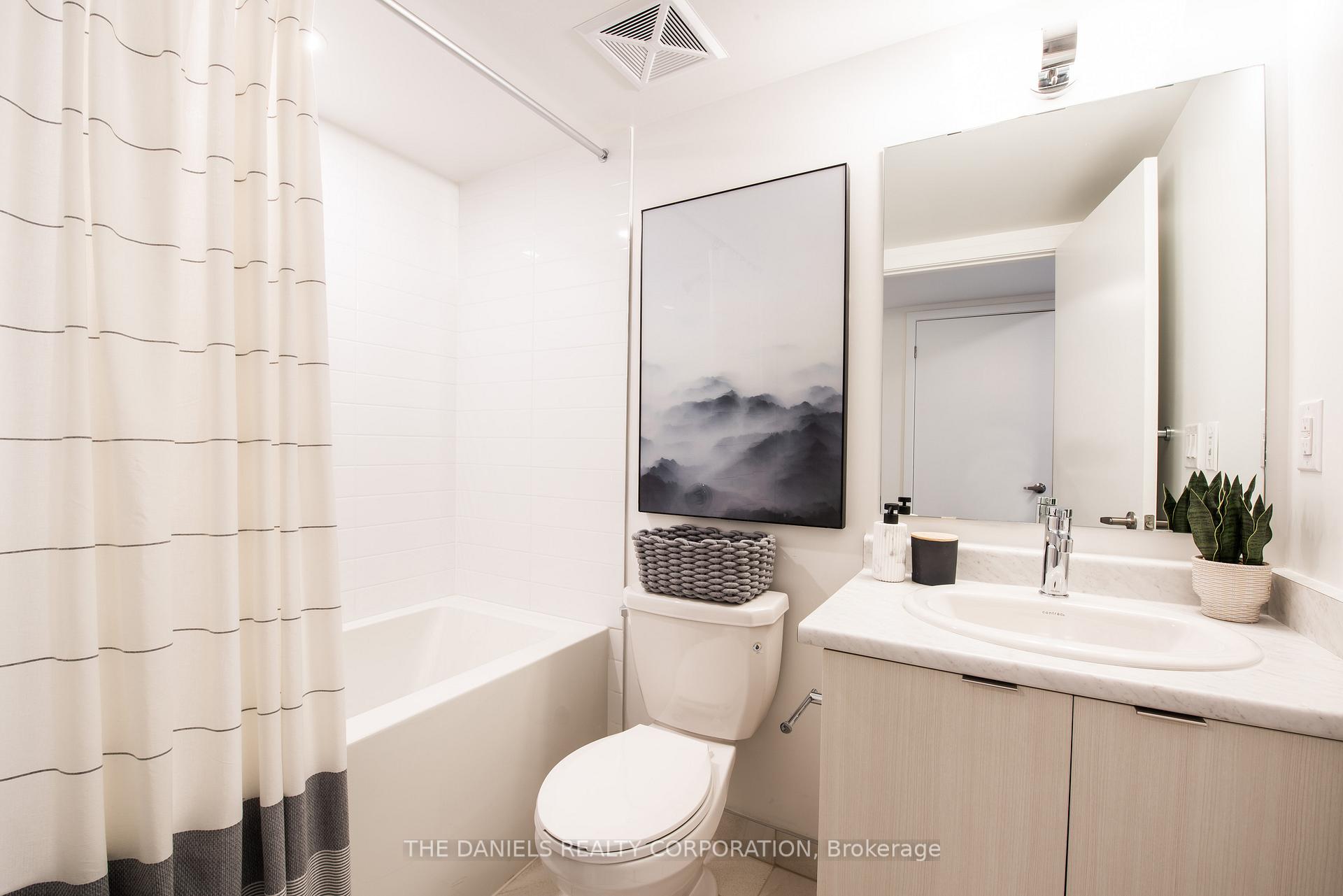 2 Bedrooms Condo at 140 Canon Jackson Dr,  Toronto For sale