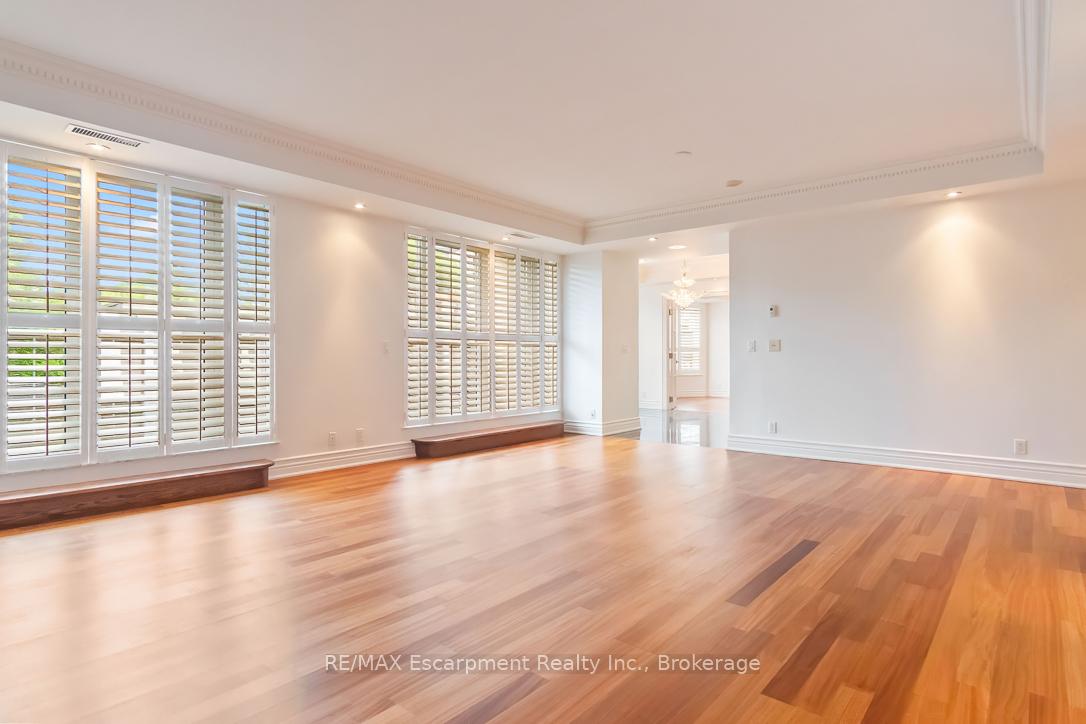 3 Bedrooms Condo at 68 Yorkville, Toronto For sale