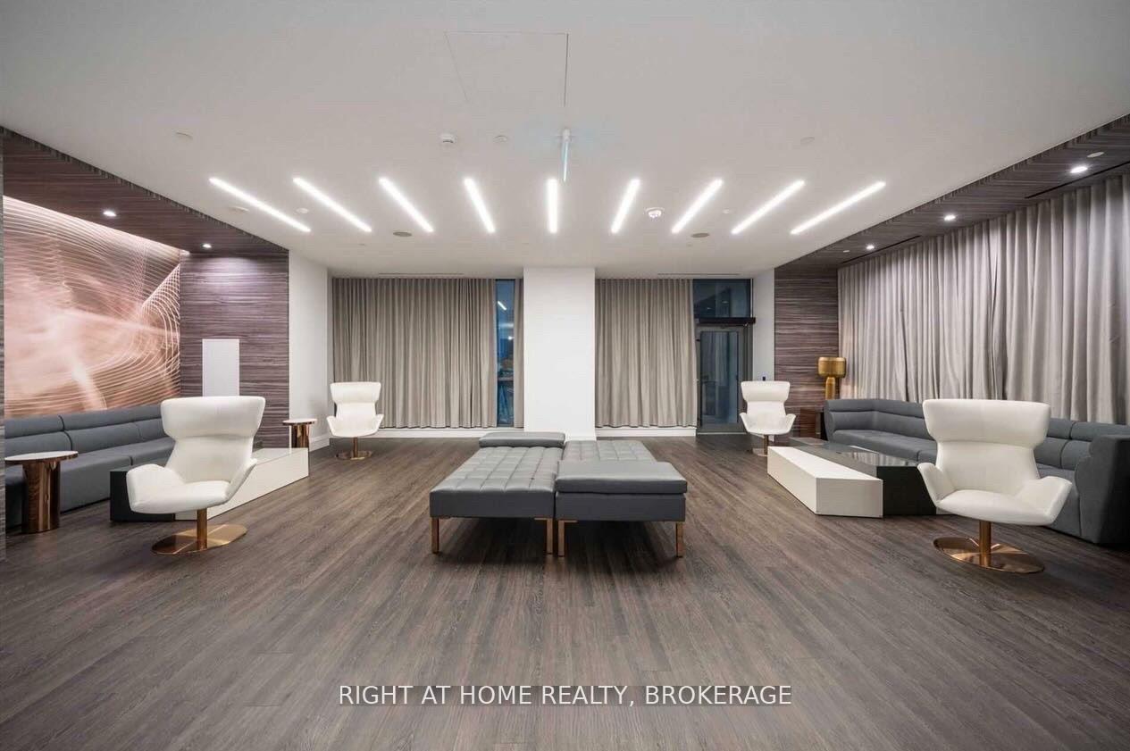 2 Bedrooms Condo at 39 Roehampton, Toronto For sale