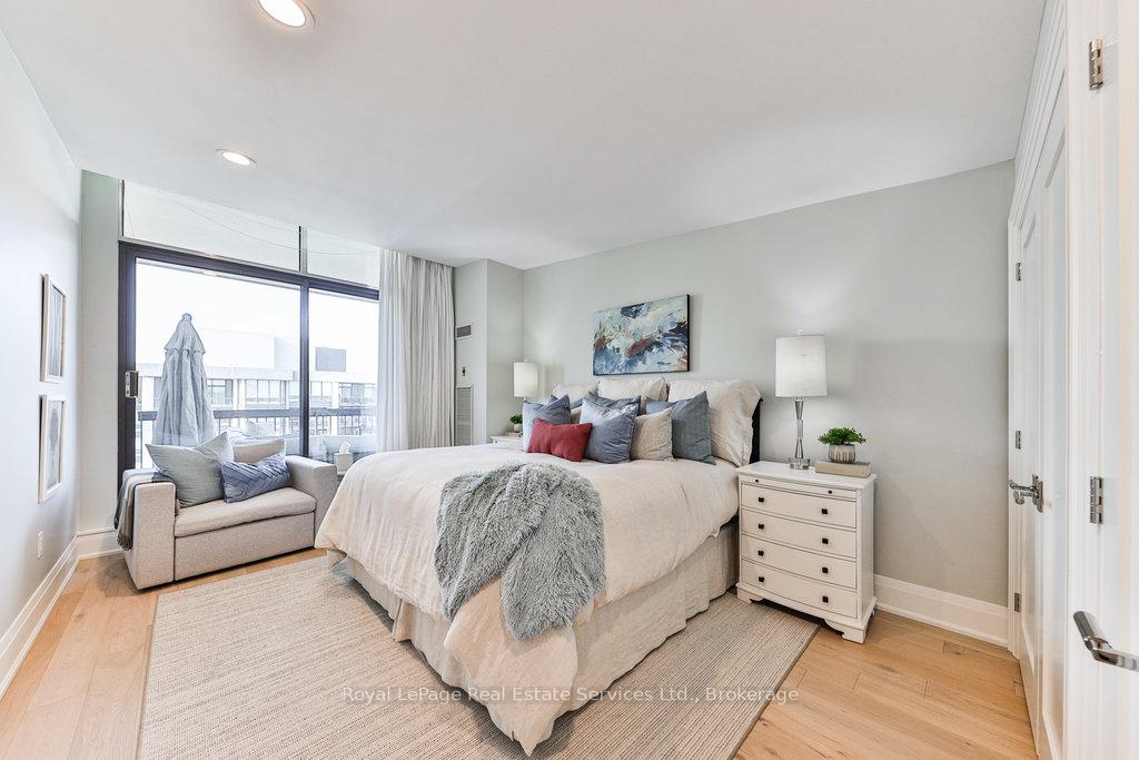 2 Bedrooms Condo at 2170 Marine, Oakville For sale