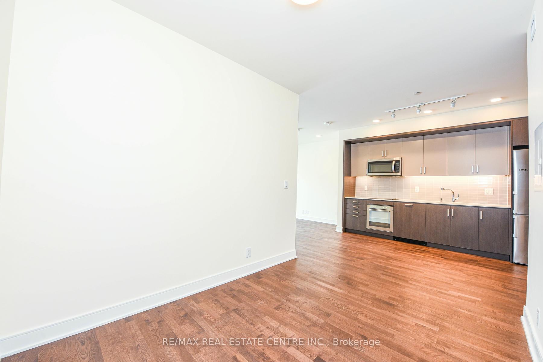 2 Bedrooms Condo at 1575 Lakeshore,  Mississauga For sale