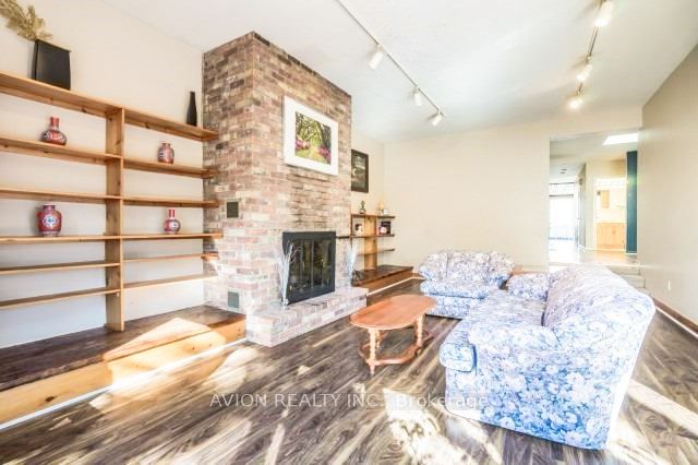 215 DUNVIEW