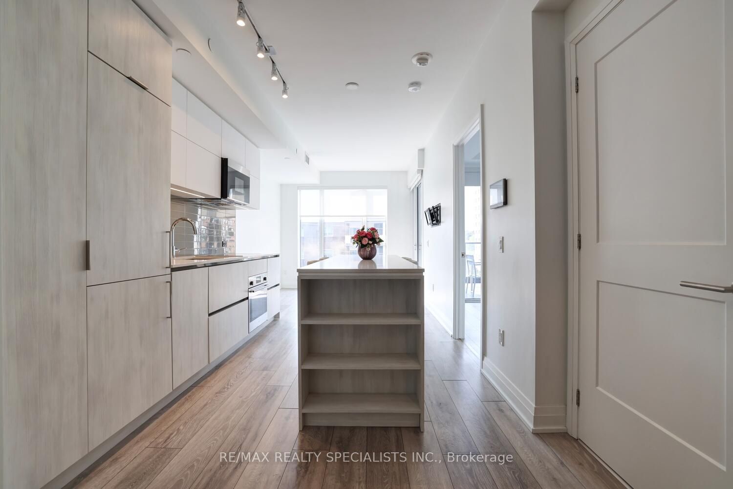 21 Park Street E, #616
