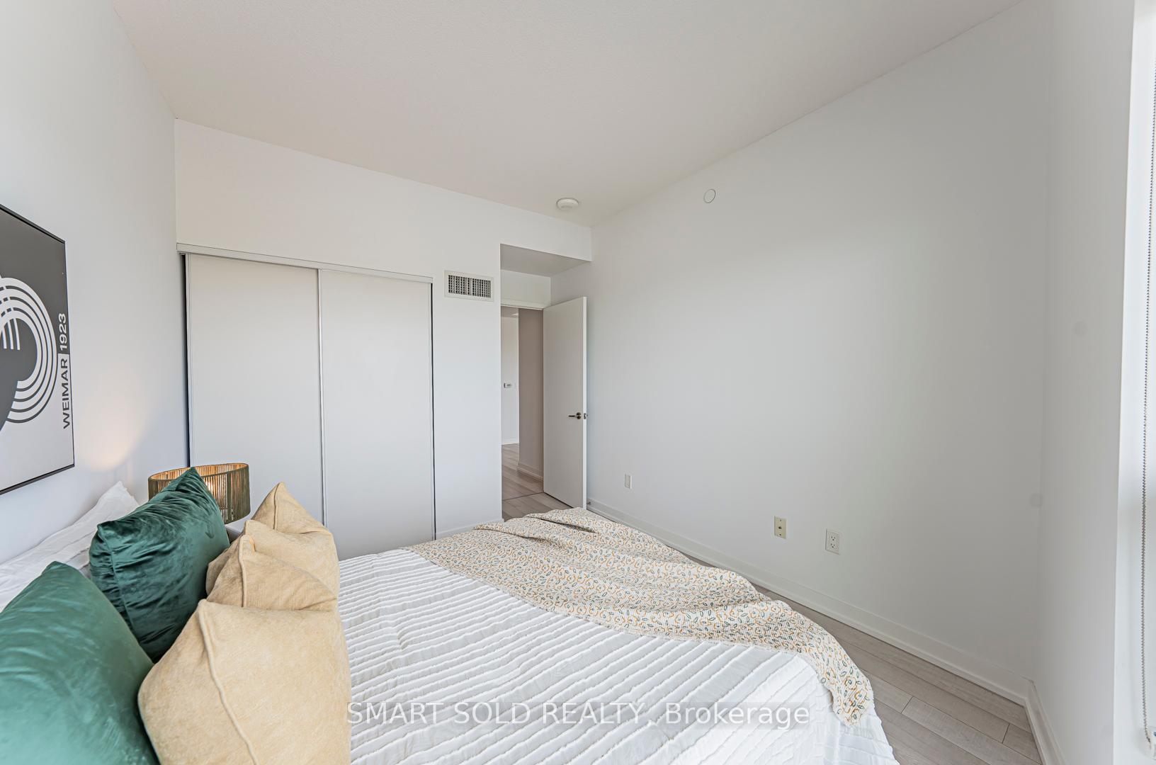 2 Bedrooms Condo at 117 Mcmahon, Toronto For sale
