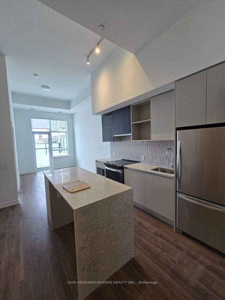 395 Dundas Street