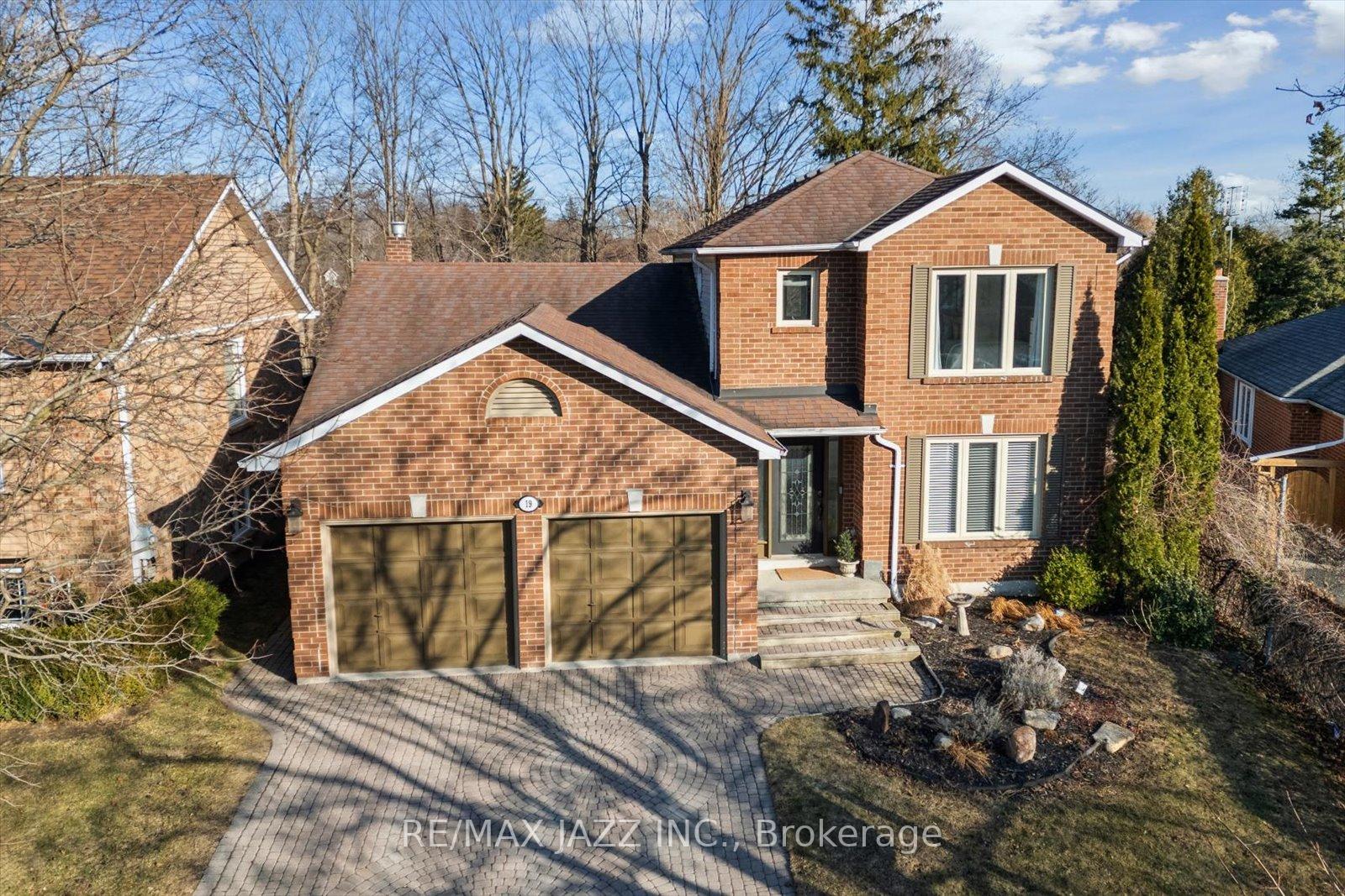 19 Valleycrest Drive, Clarington, ON L1E 1J2