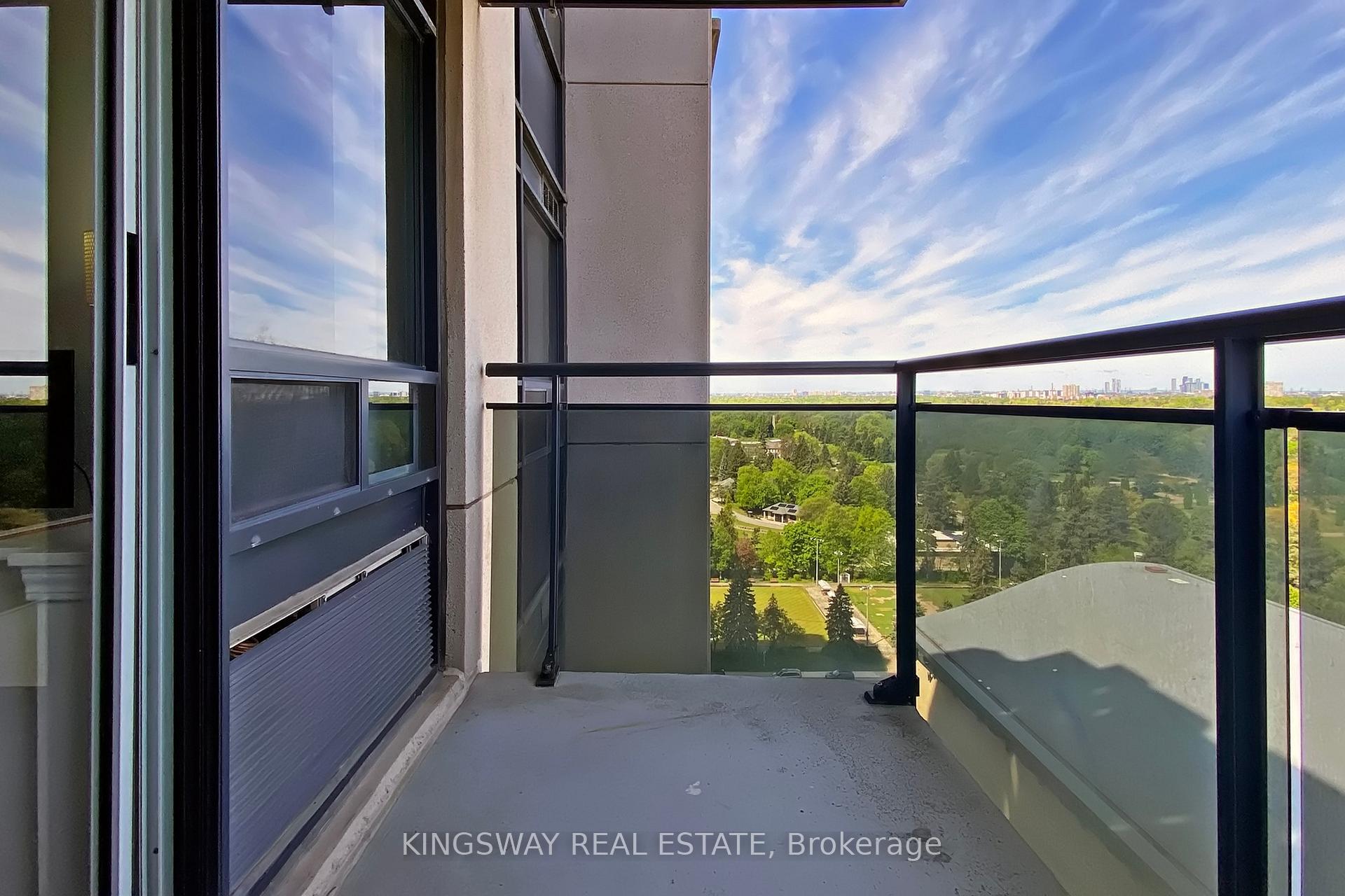 1 Bedroom Condo at 155 Beecroft, Toronto For sale