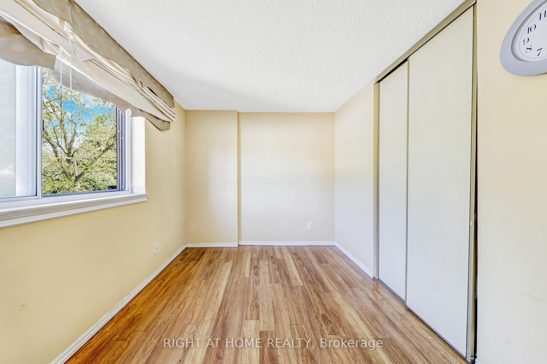 3 Bedrooms Condo at 1665 Victoria Park, Toronto For sale