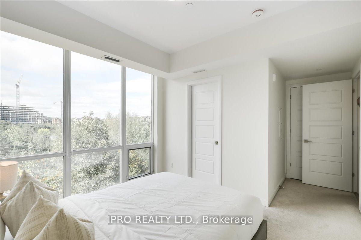 2 Bedrooms Condo at 3028 Creekshore, Oakville For sale
