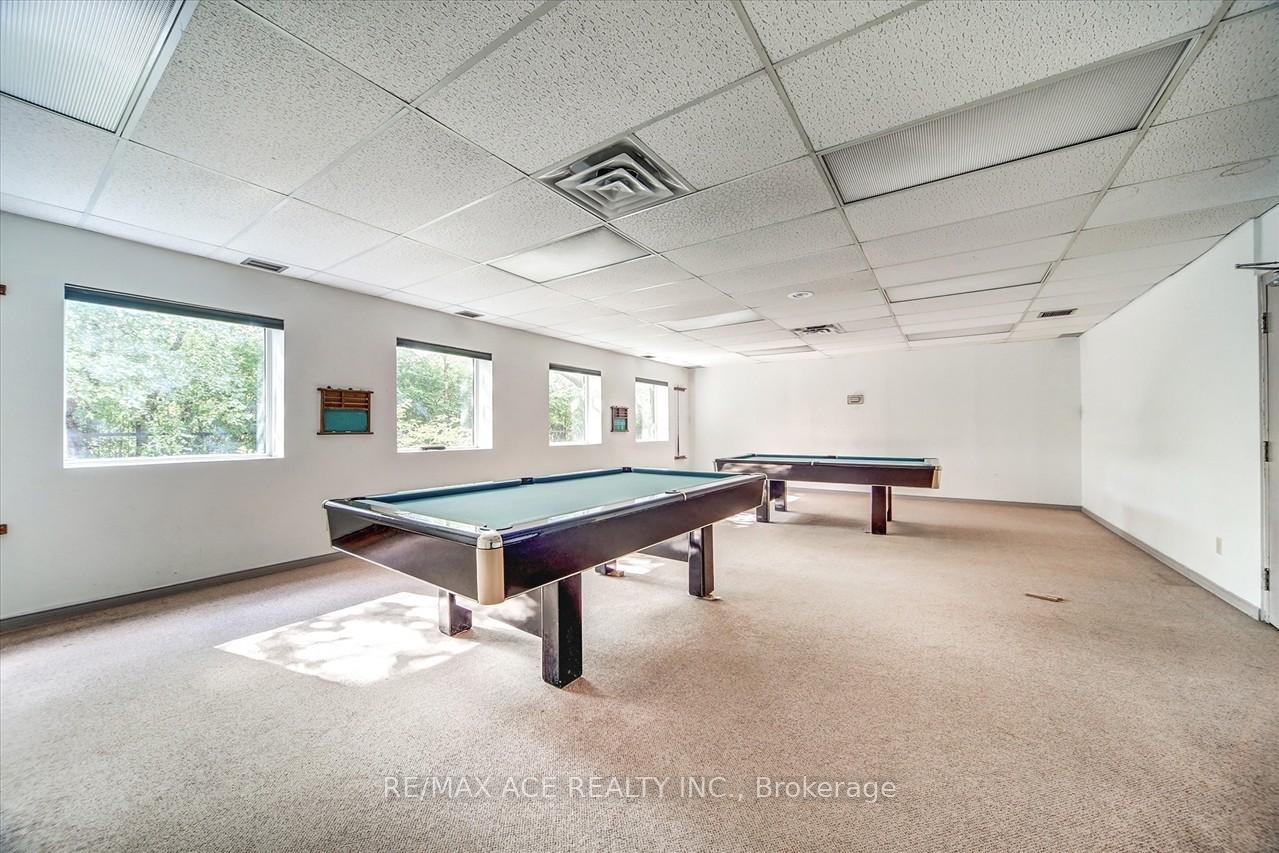 3 Bedrooms Condo at 330 Mccowan, Toronto For sale