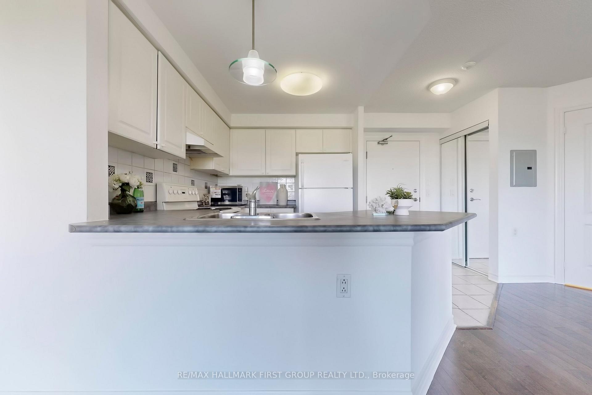 2 Bedrooms Condo at 1030 Sheppard, Toronto For sale