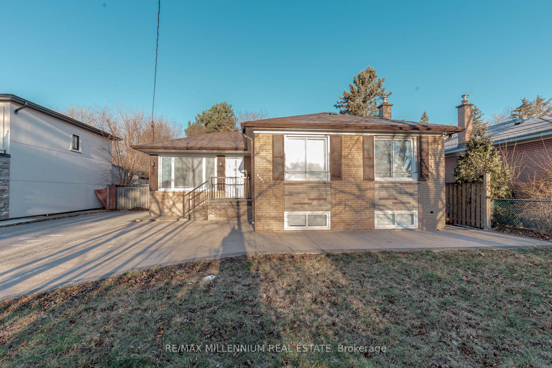2085 Bridge Road, Oakville, ON L6L 2E8 ; MLS ID: W12224756