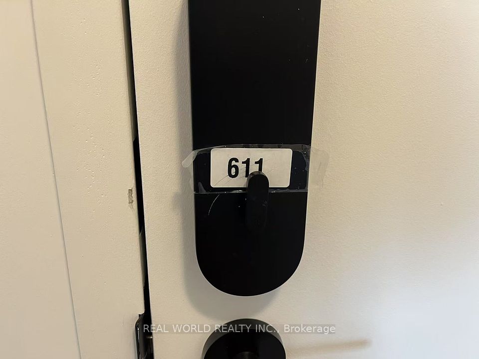 https://trreb-image.ampre.ca/bp_127QxxJfd0C7fyEuIgOFOaG6bak73cDk2KkZEzoE/rs:fit:960:960/wm:.5:so:0:50:.4/wmsh:10/wmt:PHNwYW4gZm9yZWdyb3VuZD0nd2hpdGUnIGZvbnQ9JzY4Jz5SRUFMIFdPUkxEIFJFQUxUWSBJTkMuLCBCcm9rZXJhZ2U8L3NwYW4-/cb:20250425154931/L3RycmViL2xpc3RpbmdzLzQwLzUyLzg5Lzk5L3AvMzU3ZTFmYzUtMTAxZC00MWM3LWE1NTctNzc5YmUxMzViZDQxLmpwZw.jpg