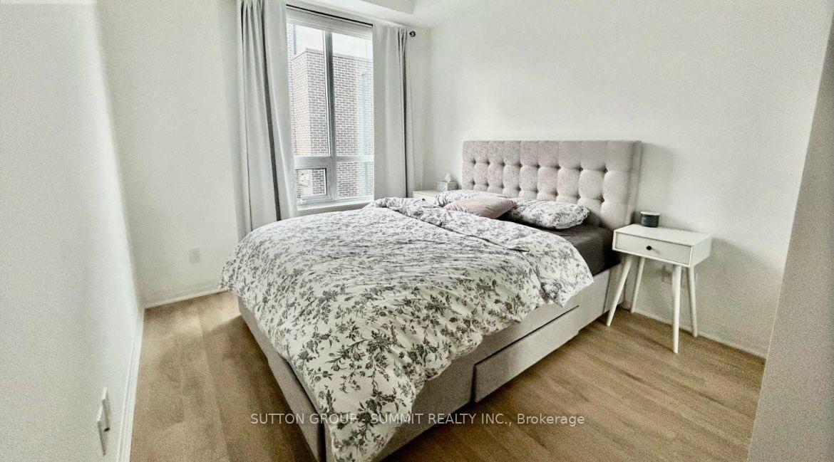 2 Bedrooms Condo at 650 Atwater,  Mississauga For sale