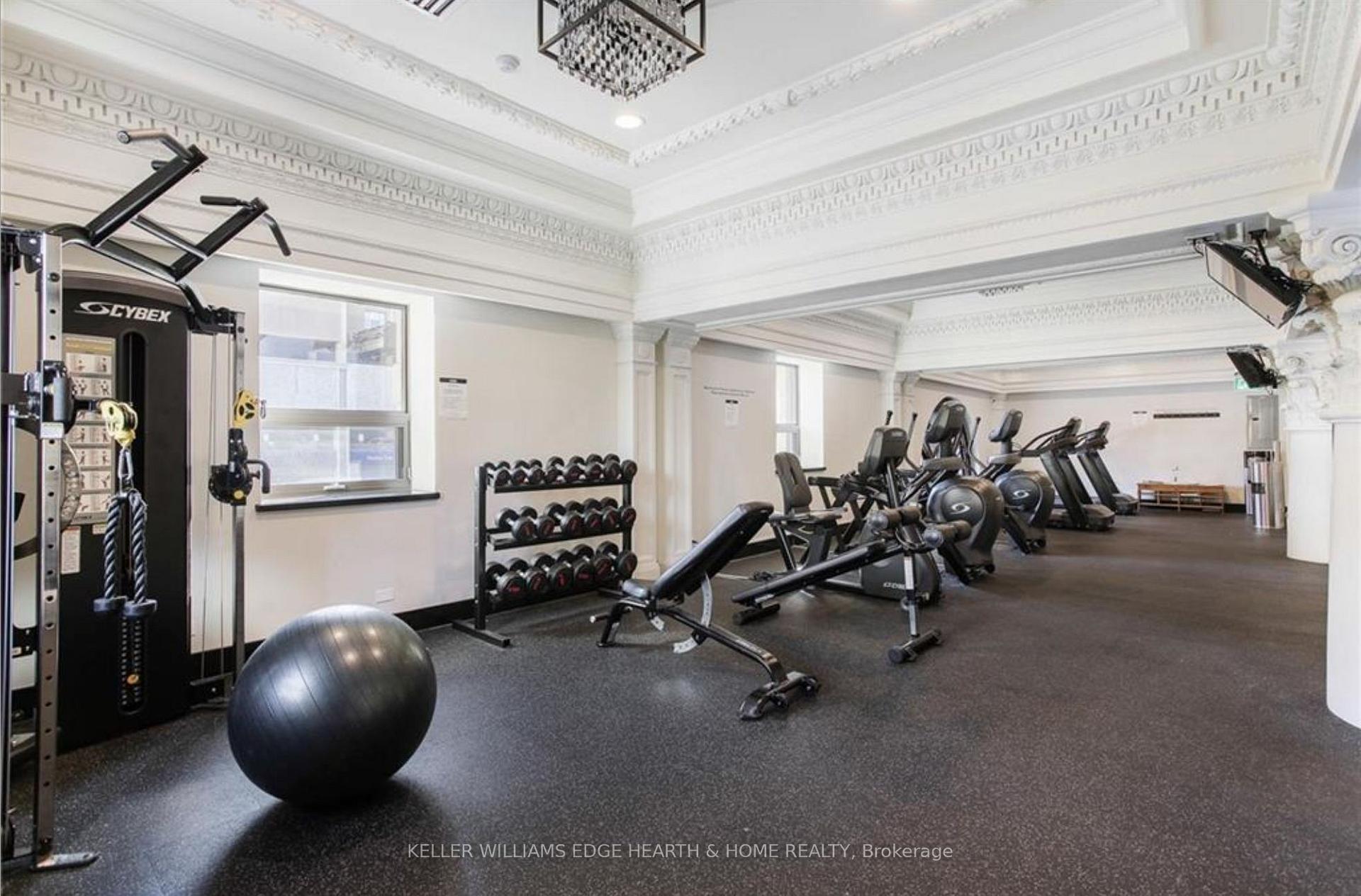 2 Bedrooms Condo at 112 King,  Hamilton For sale