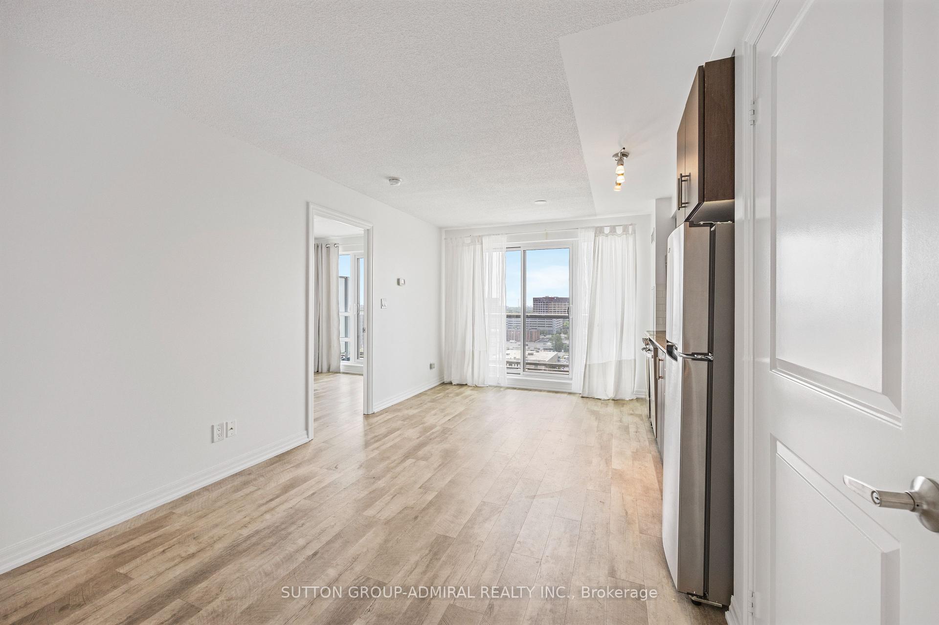 1 Bedroom Condo at 30 Herons Hill, Toronto For sale