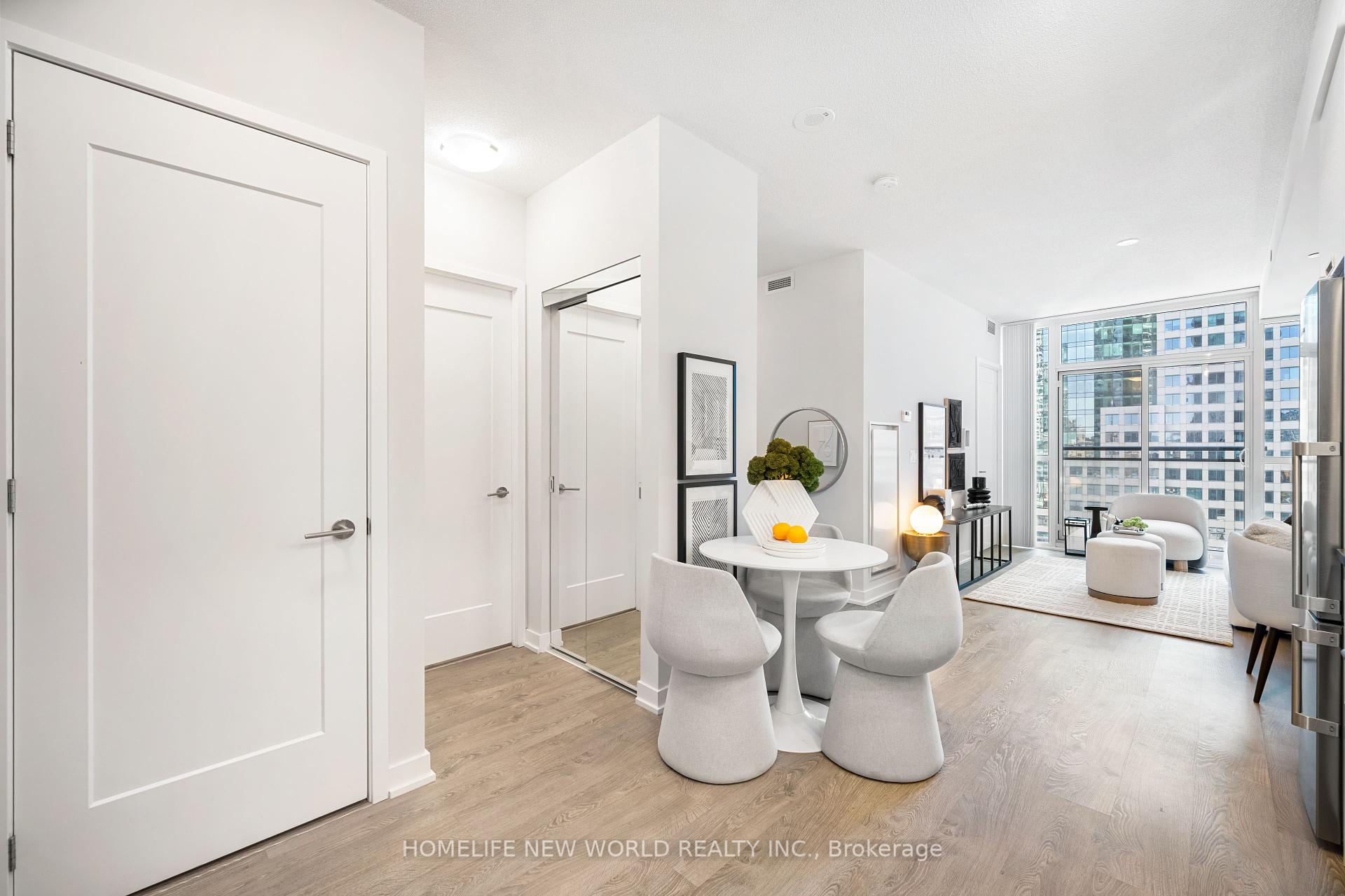 2 Bedrooms Condo at 99 John, Toronto For sale
