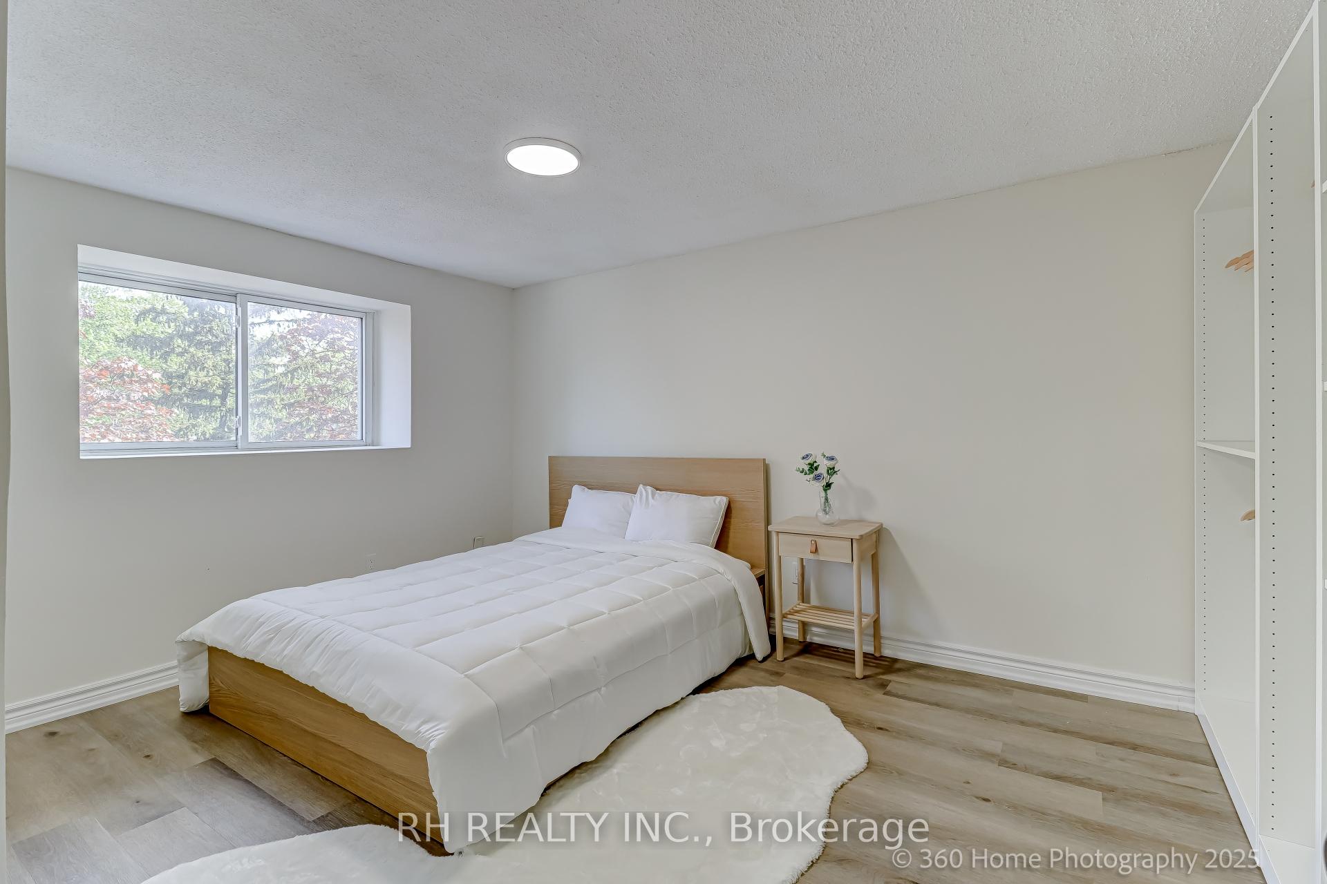 4 Bedrooms Condo at 25 Collinsgrove, Toronto For sale