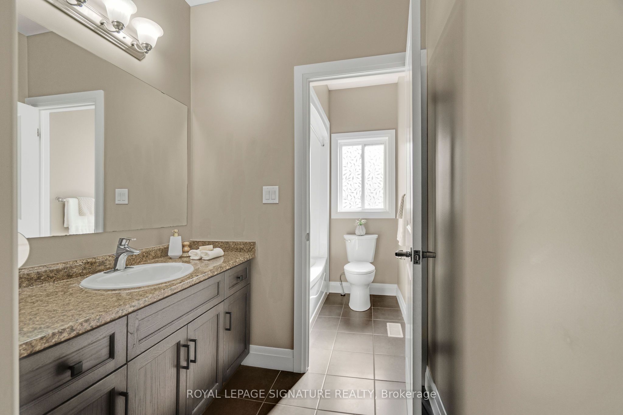 593 Pinery Trail