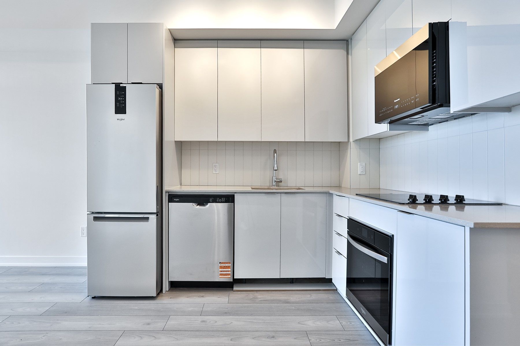 10 Abeja Street 2421