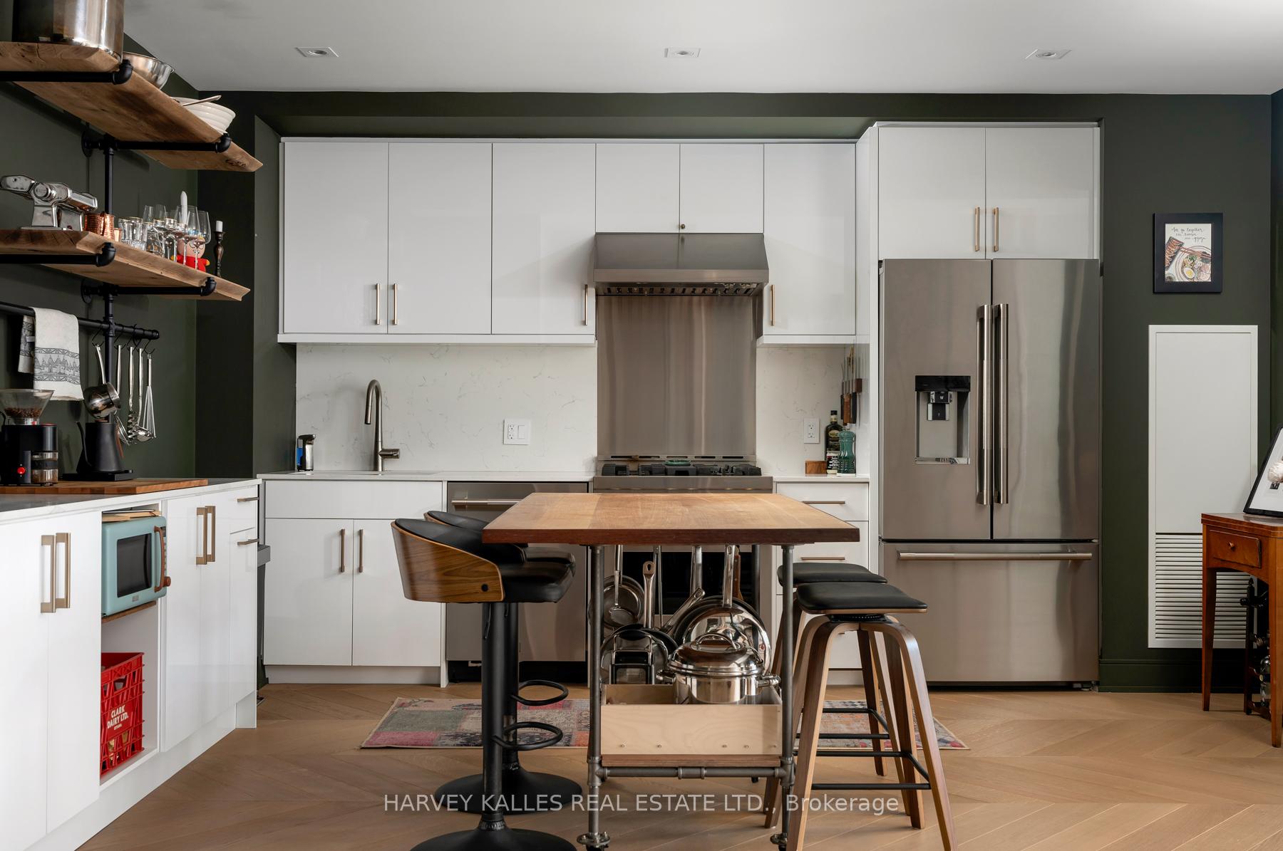 840 St Clair Avenue W 708