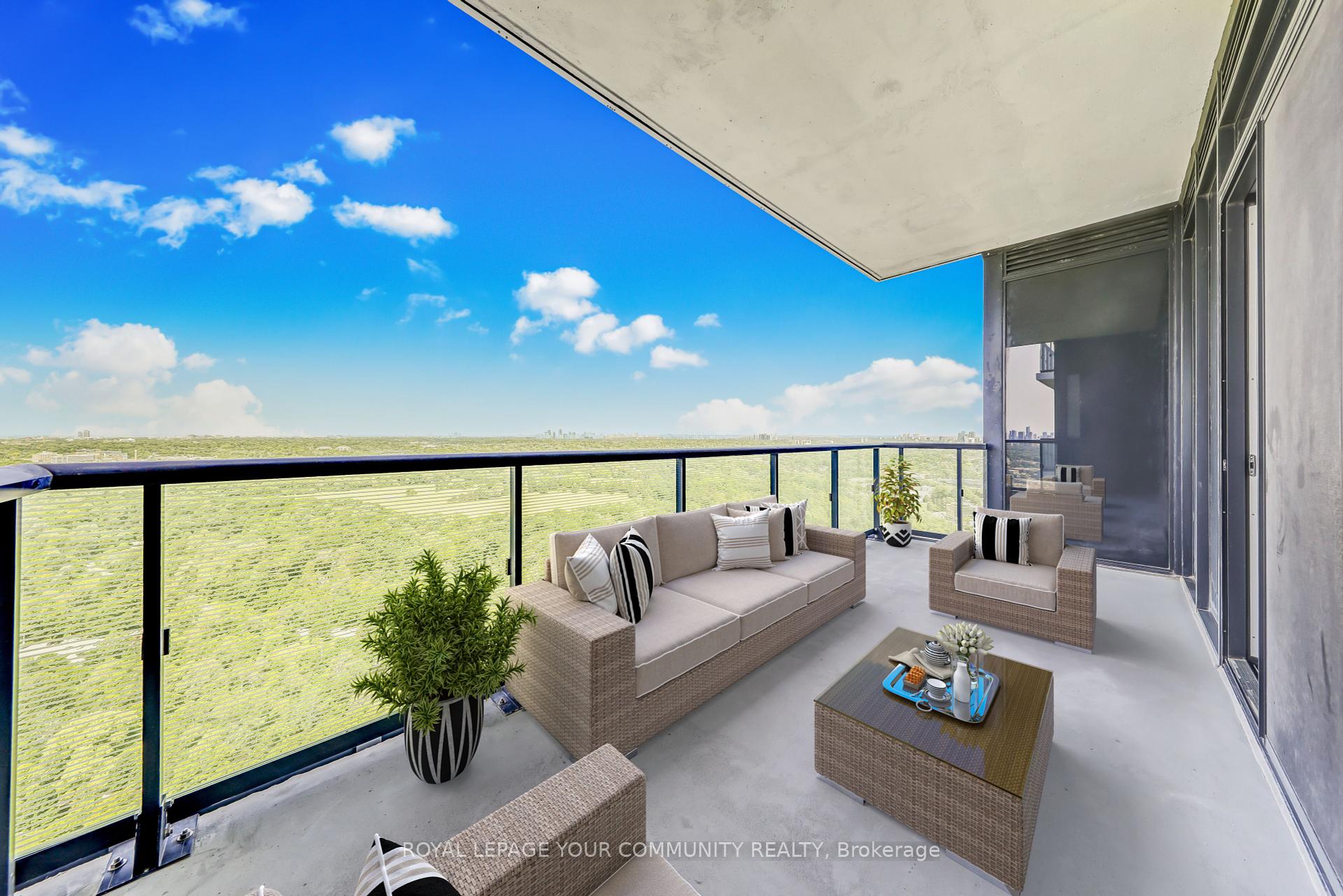 3 Bedrooms Condo at 10 Inn On The Park, Toronto For sale