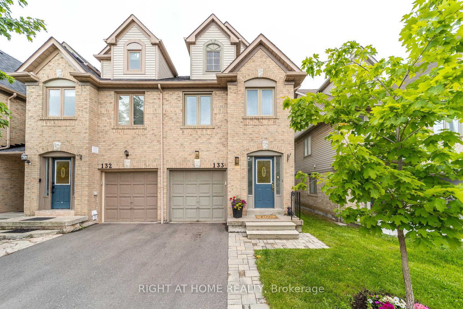 3 Bedrooms Condo at 1292 Sherwood Mills, Mississauga For sale