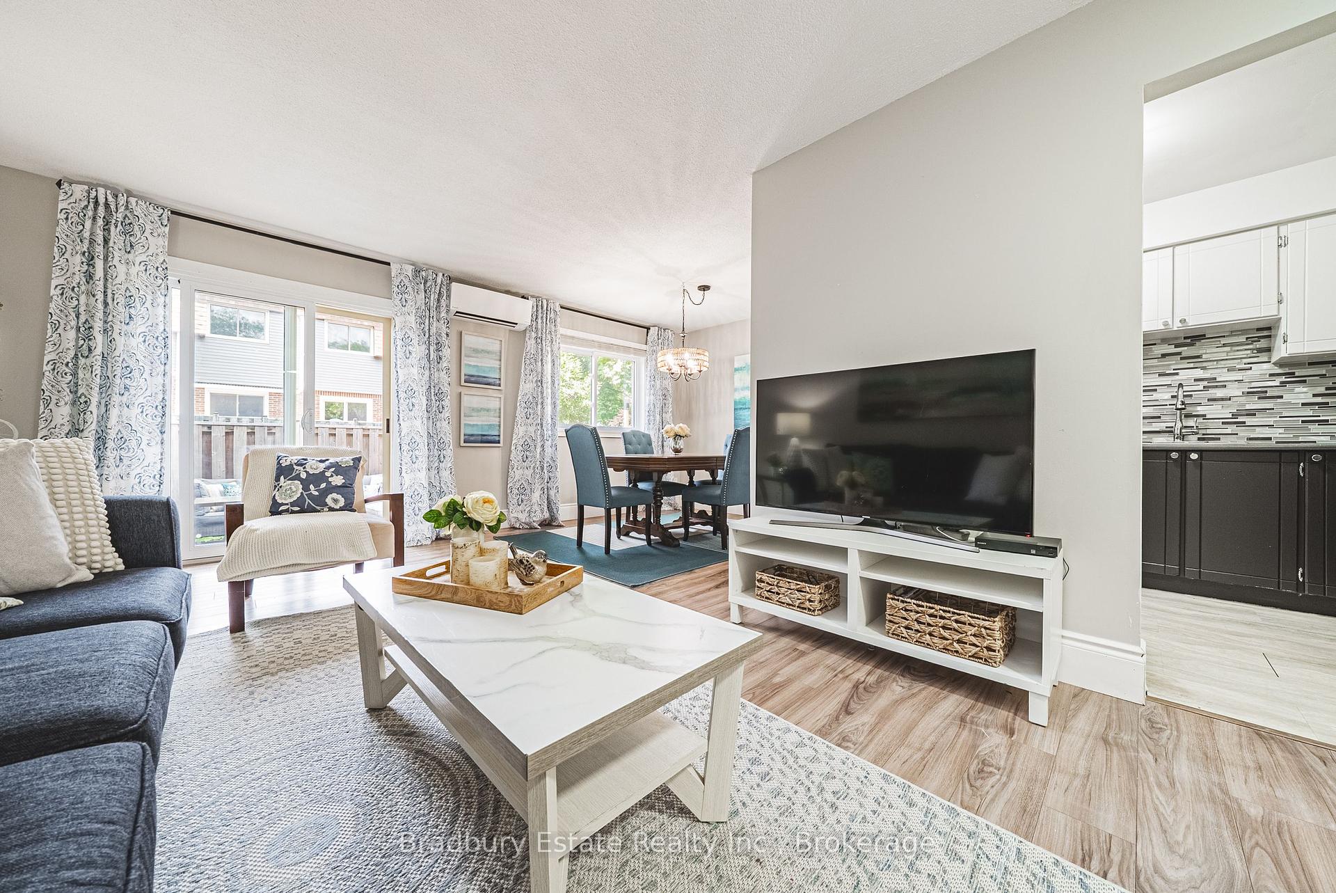 3 Bedrooms Condo at 1489 Ester, Burlington For sale