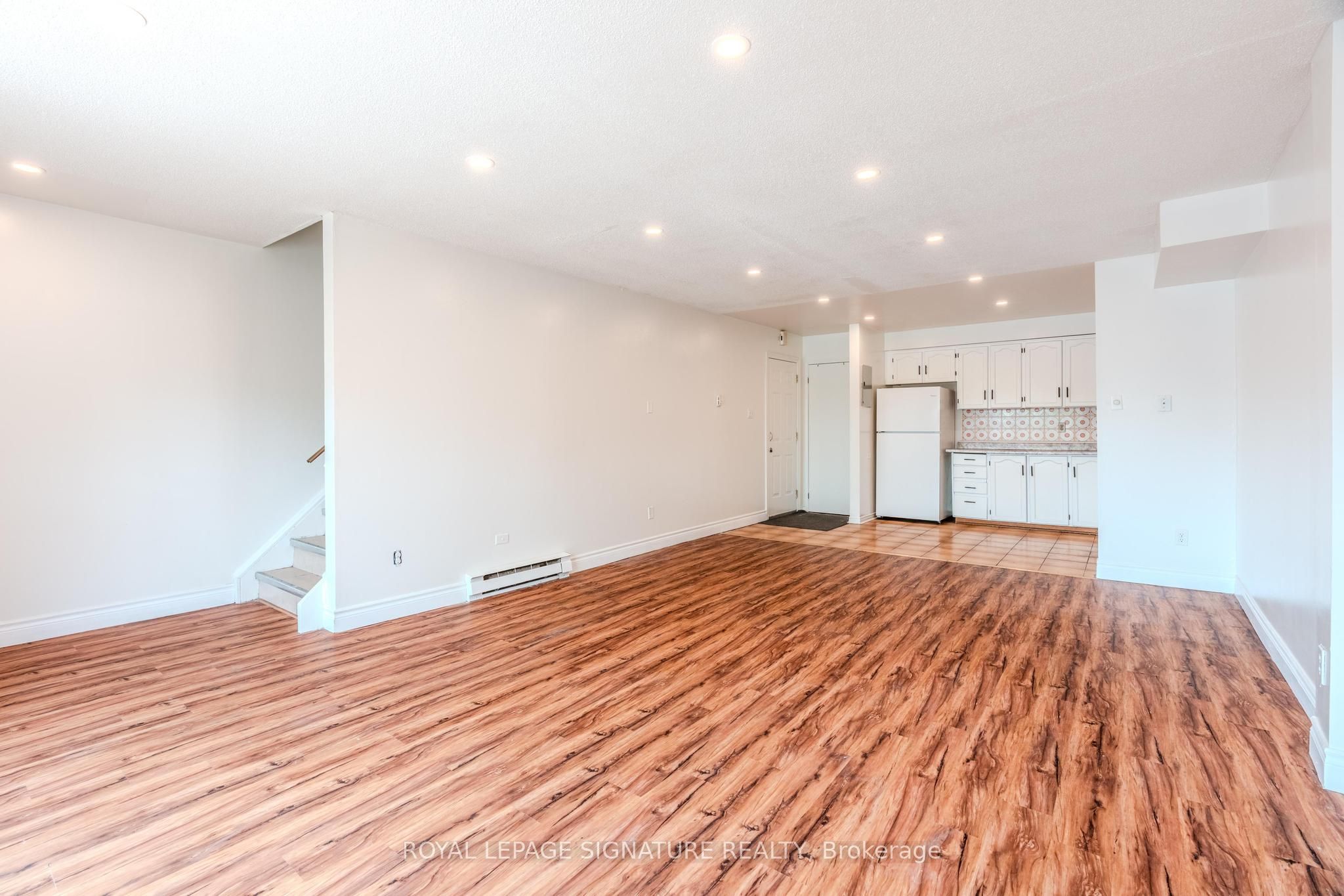 1541 Dundas Street W, #B