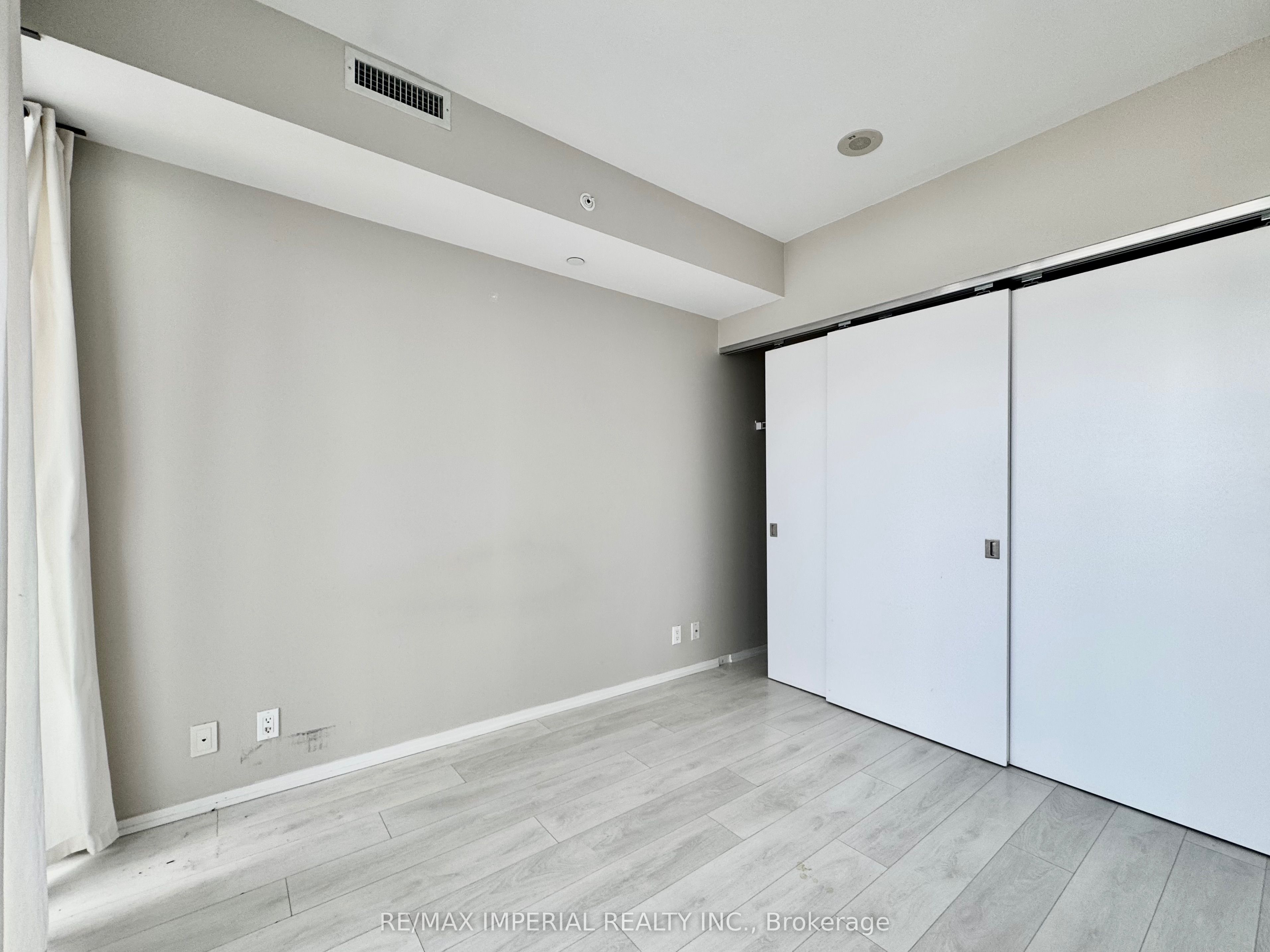 125 Peter Street, #1203