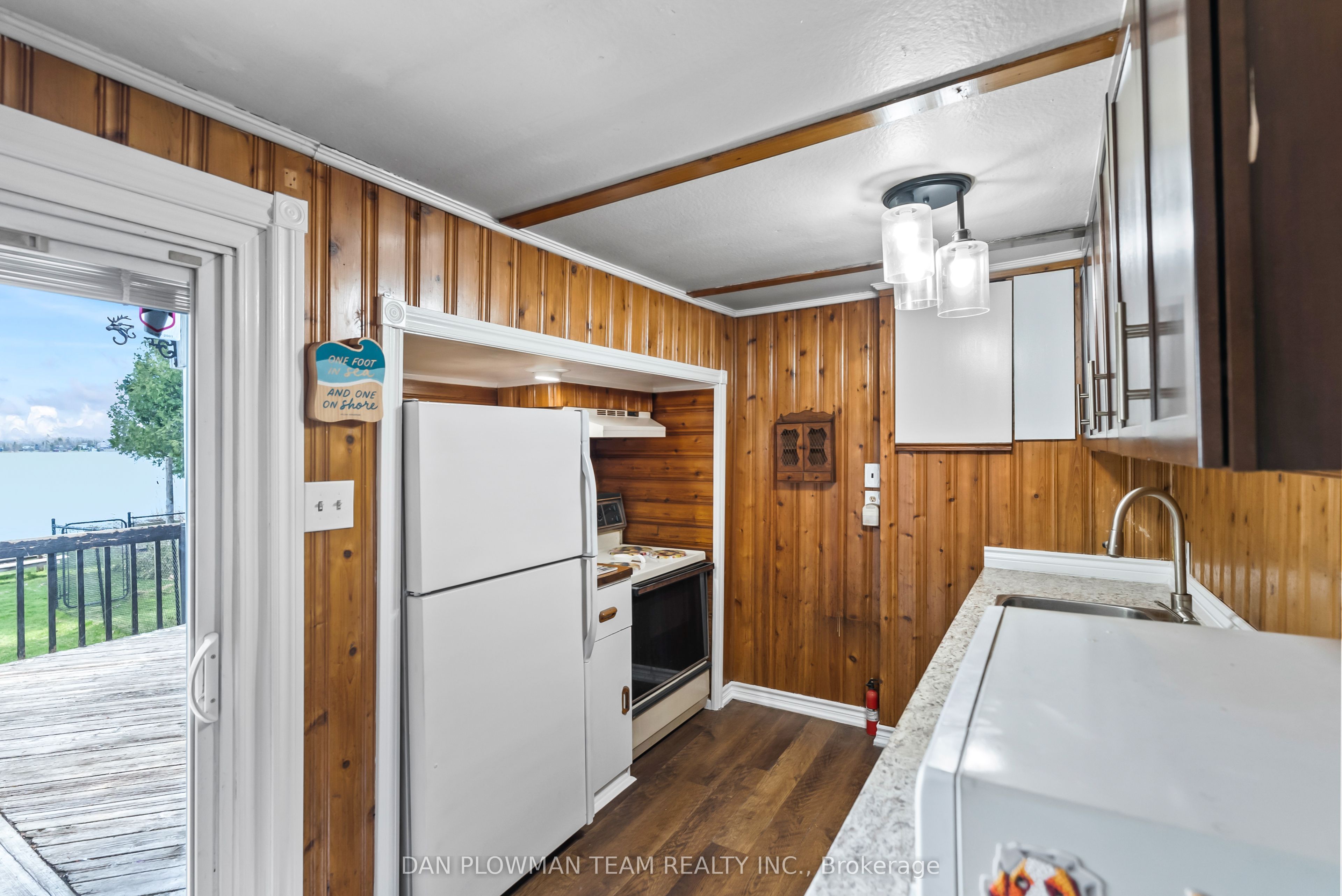 32 Beach Road