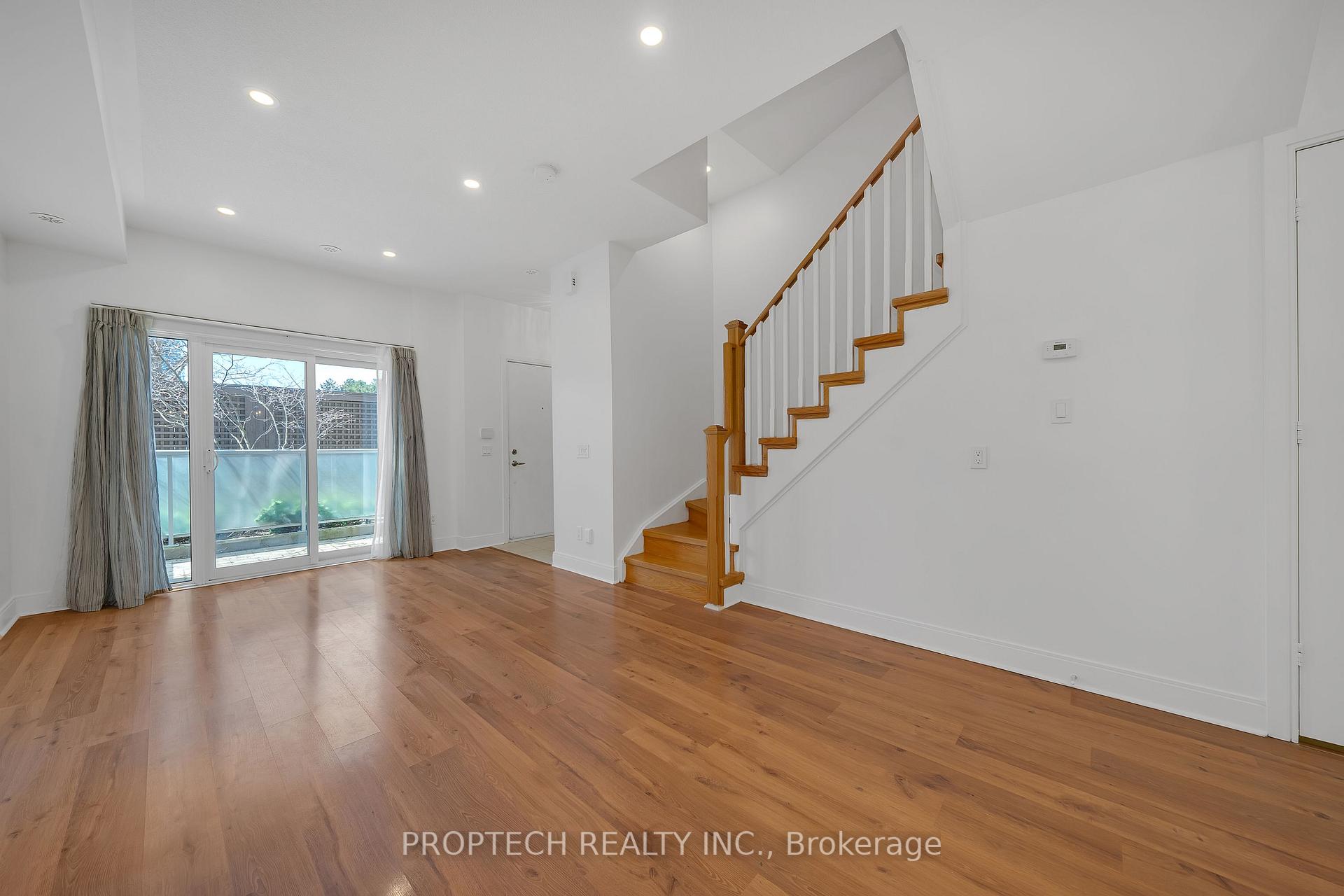 4 Bedrooms Condo at 295 Village Green,  Toronto For sale