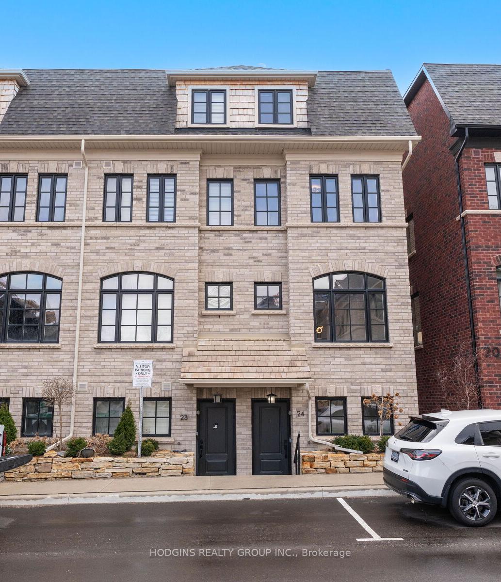 4 Bedrooms Condo at 10 Lunar, Mississauga For sale