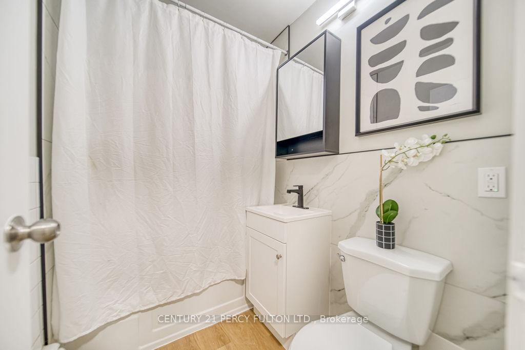 1 Bedroom Condo at 921 Midland, Toronto For sale
