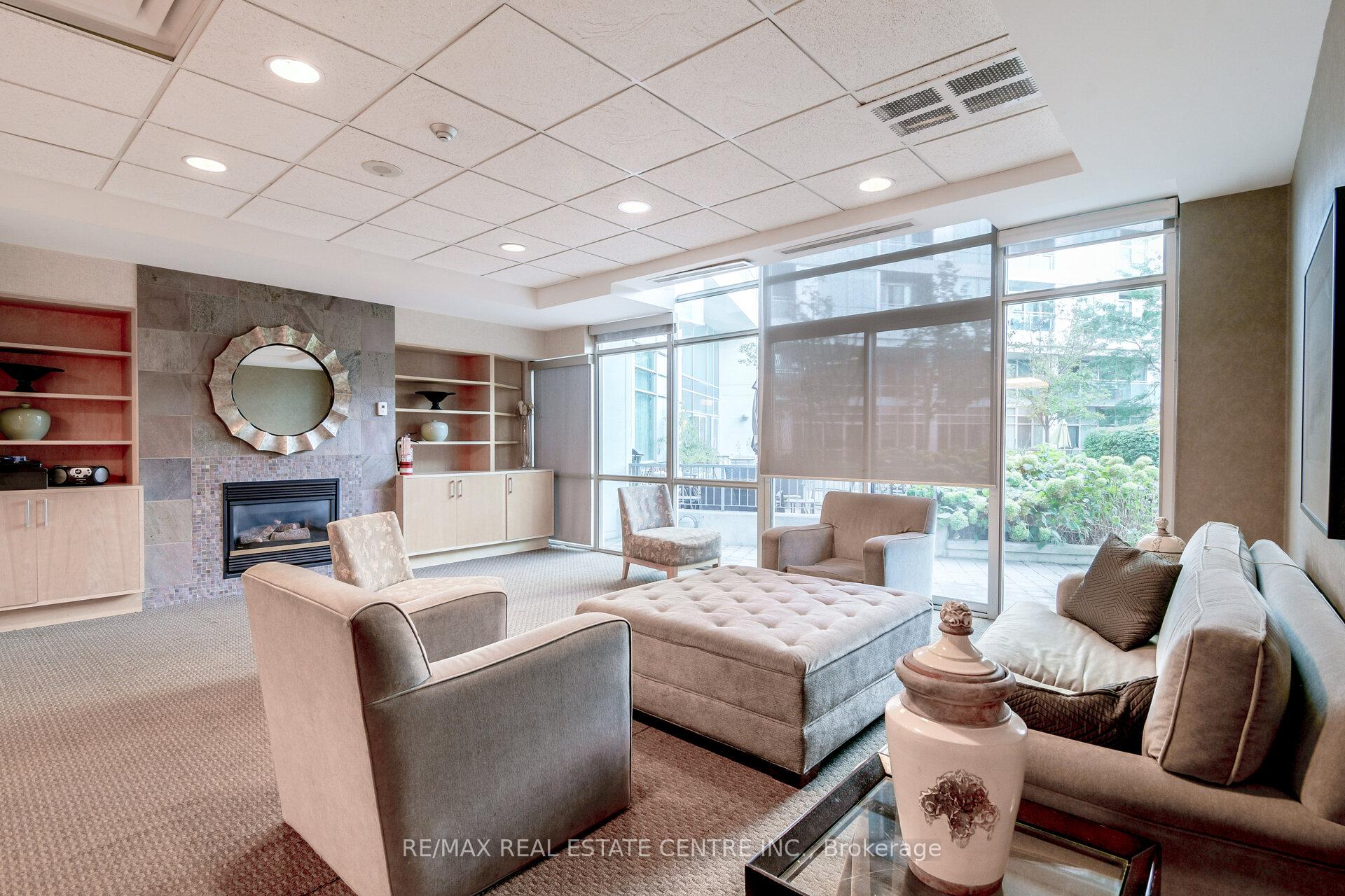 2 Bedrooms Condo at 5 Marine Parade,  Toronto For sale